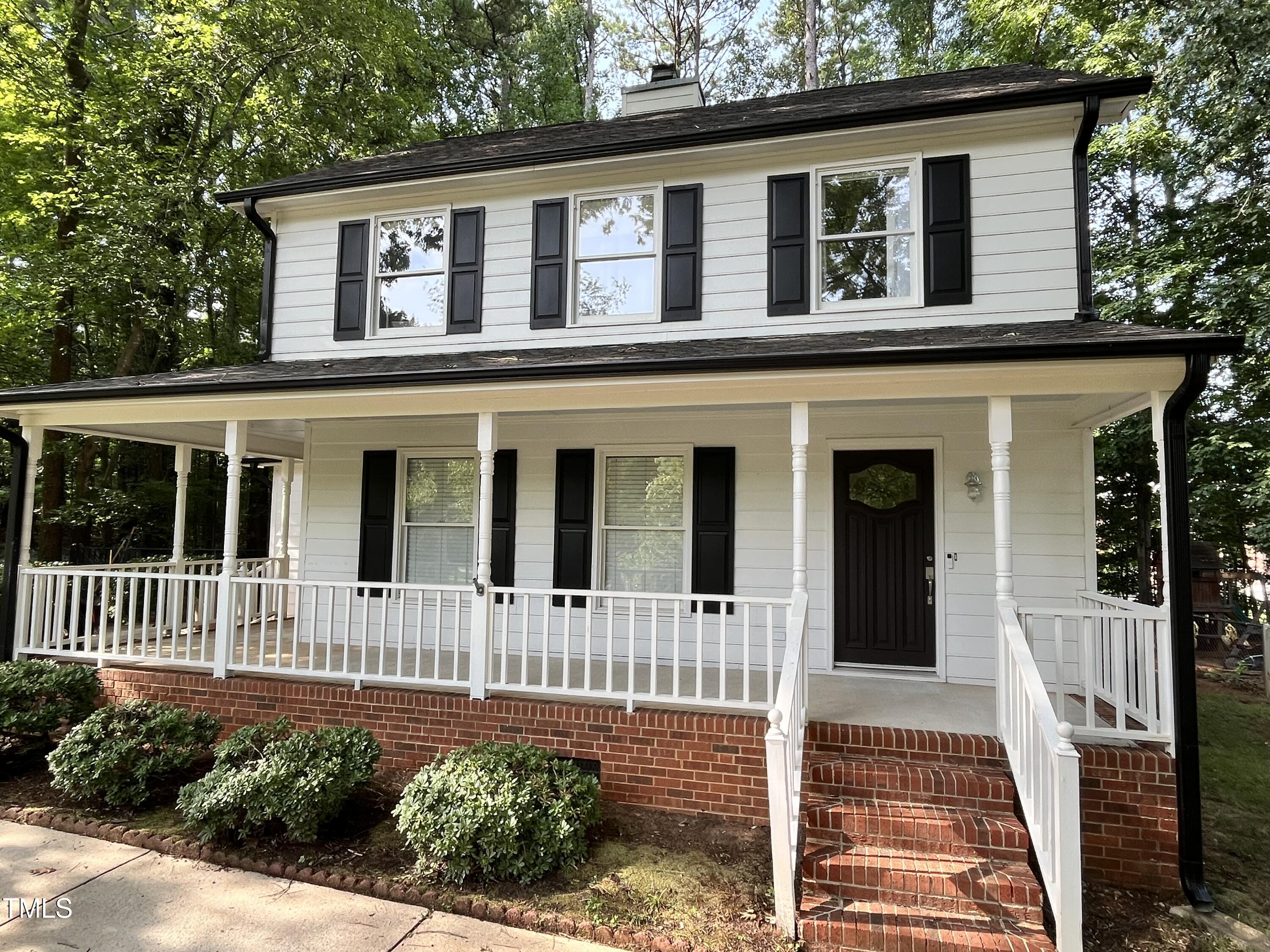 910 Balmoral Drive Property Photo 1