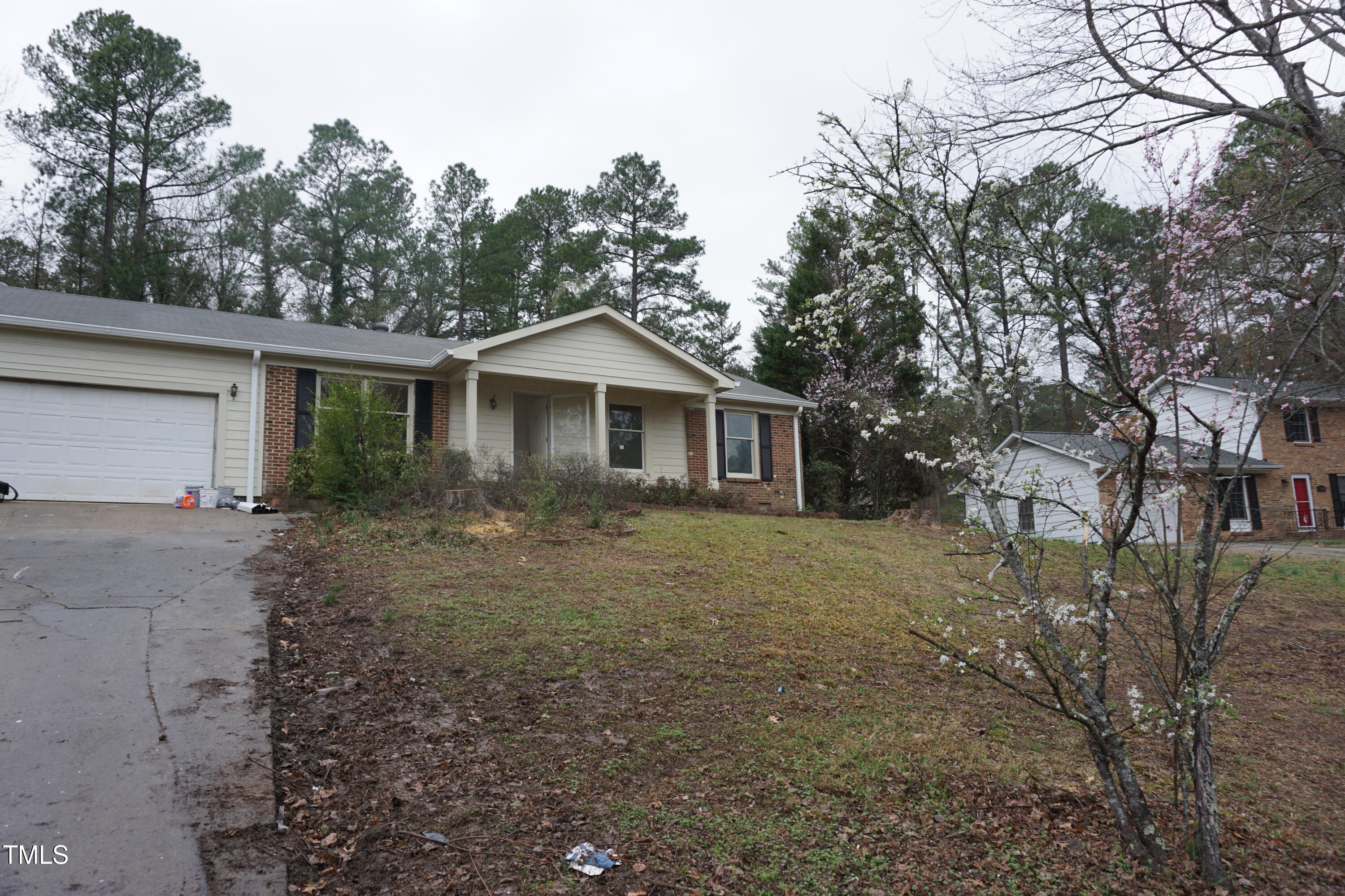 5504 Pelham Road Property Photo 2