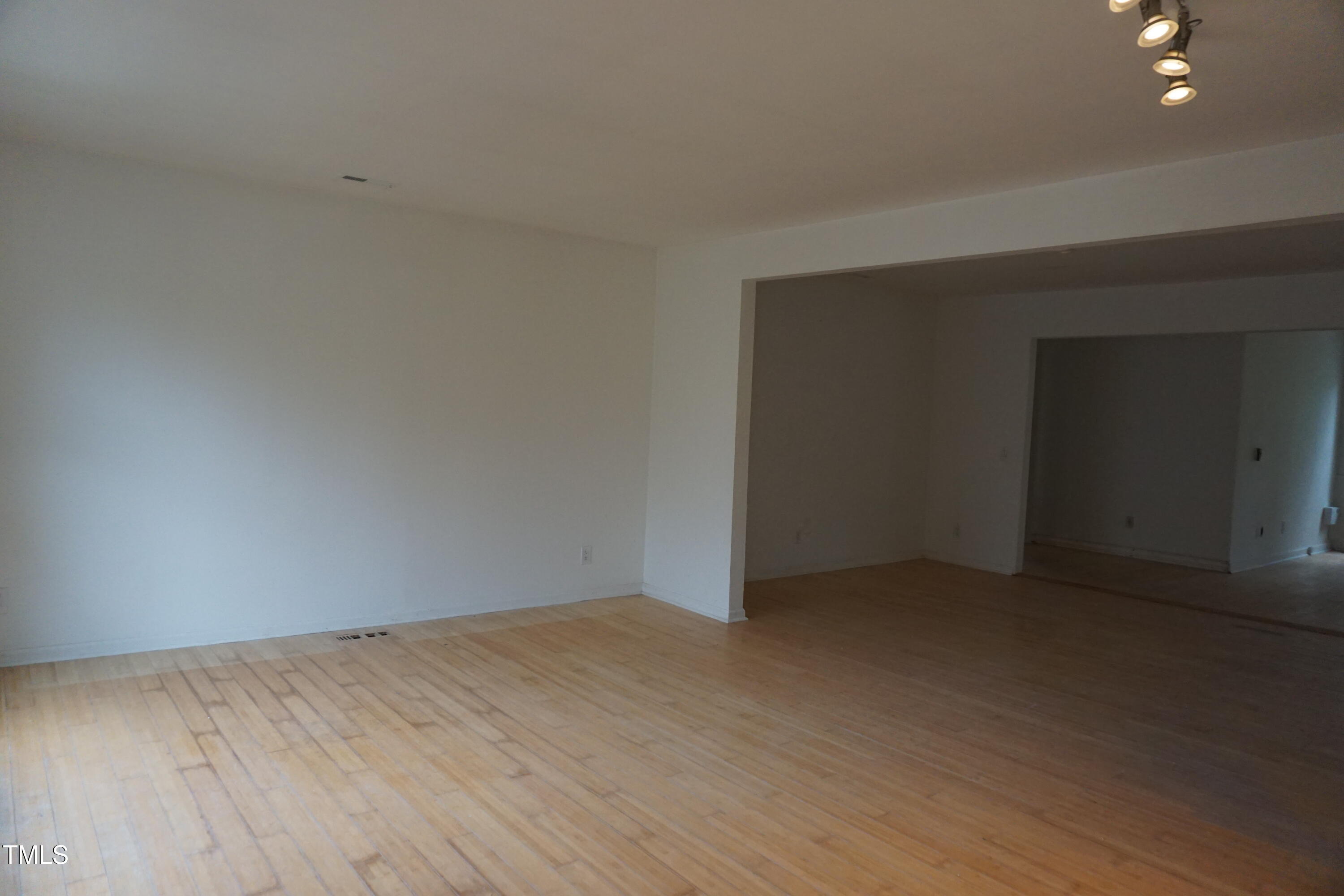 5504 Pelham Road Property Photo 5