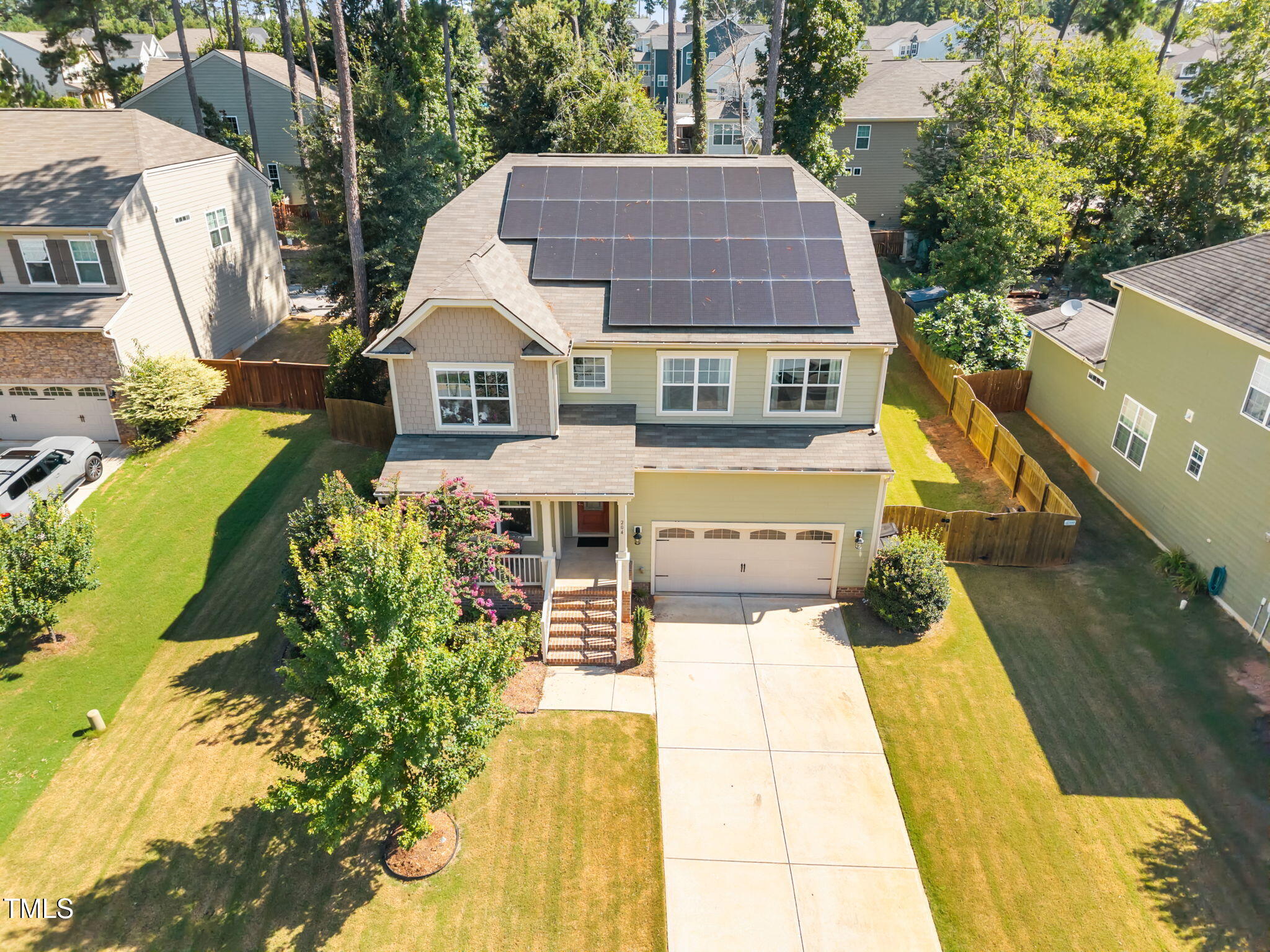 204 Horncliffe Way Property Photo 2