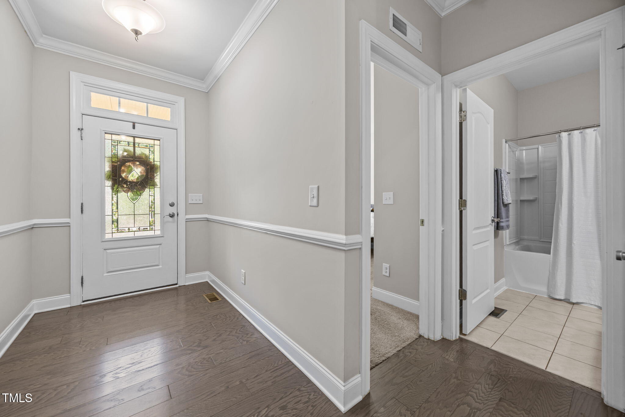 204 Horncliffe Way Property Photo 4