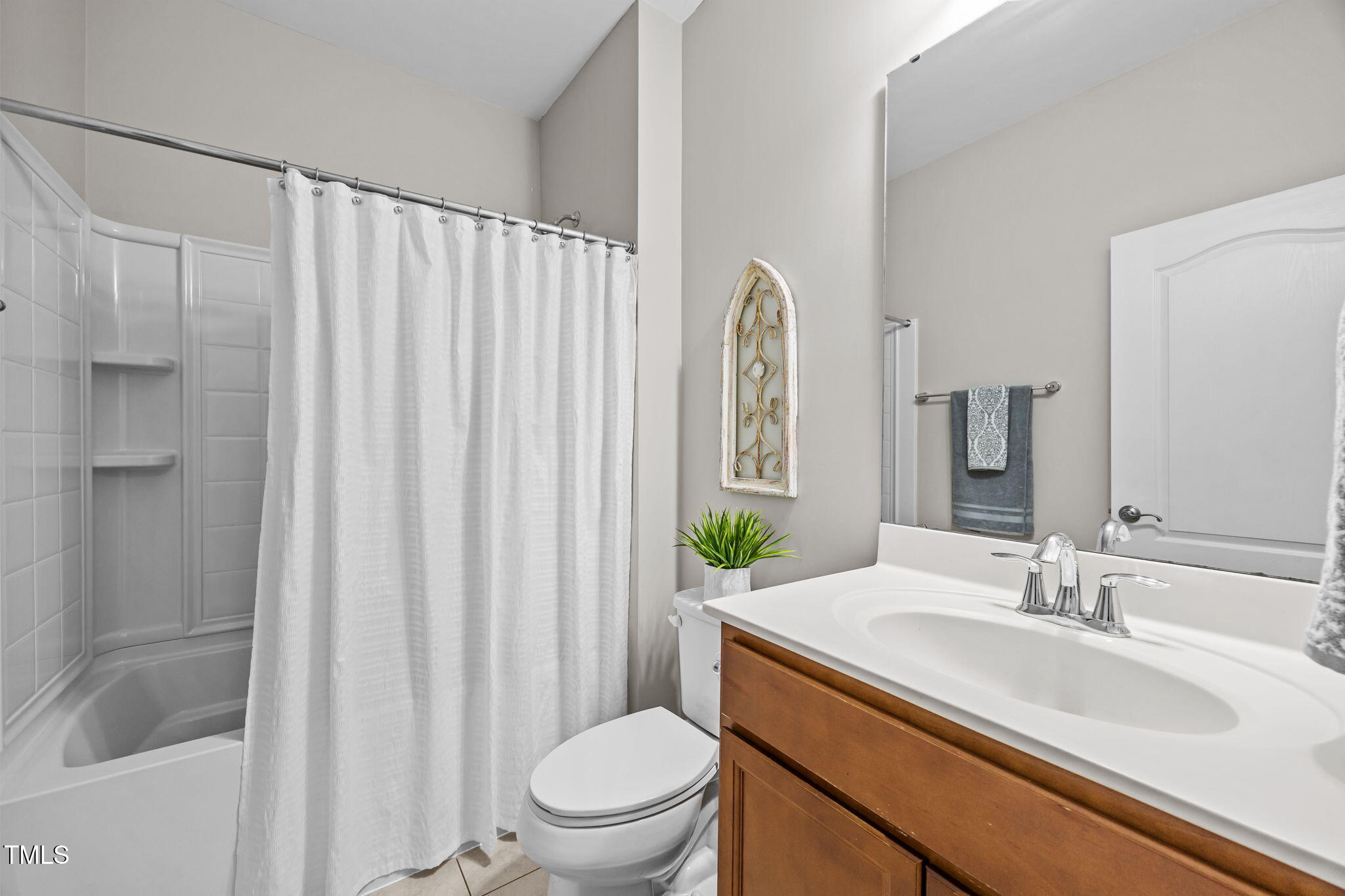 204 Horncliffe Way Property Photo 6