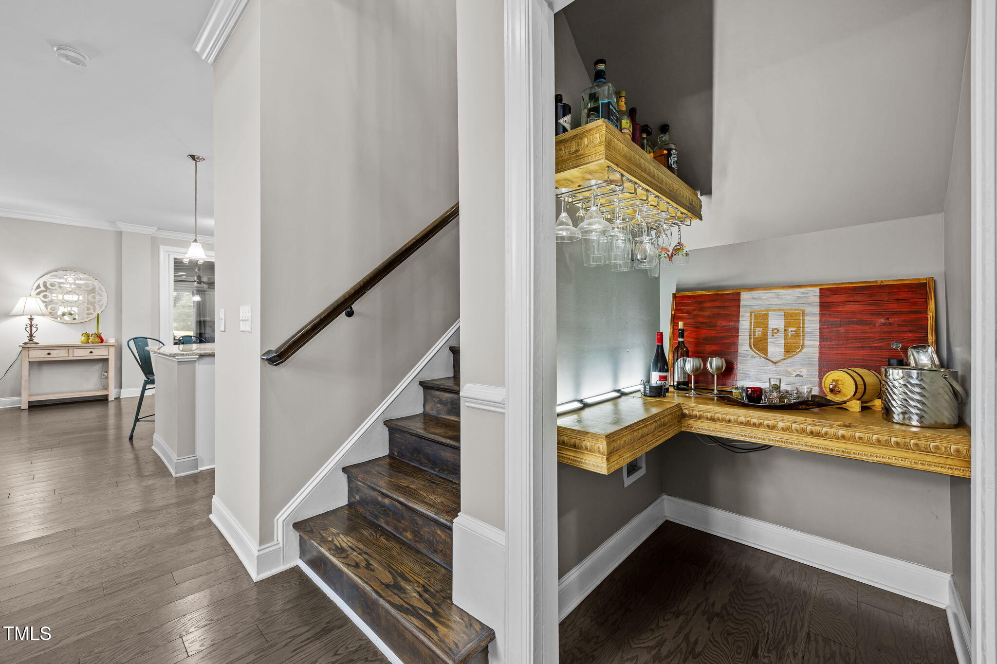 204 Horncliffe Way Property Photo 8