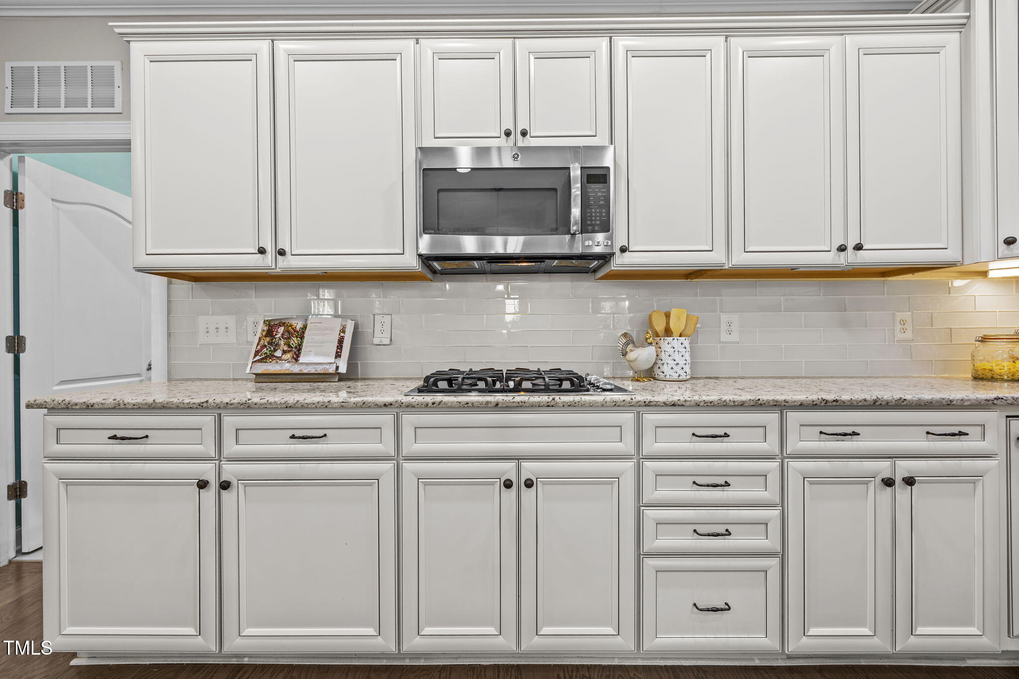 204 Horncliffe Way Property Photo 18