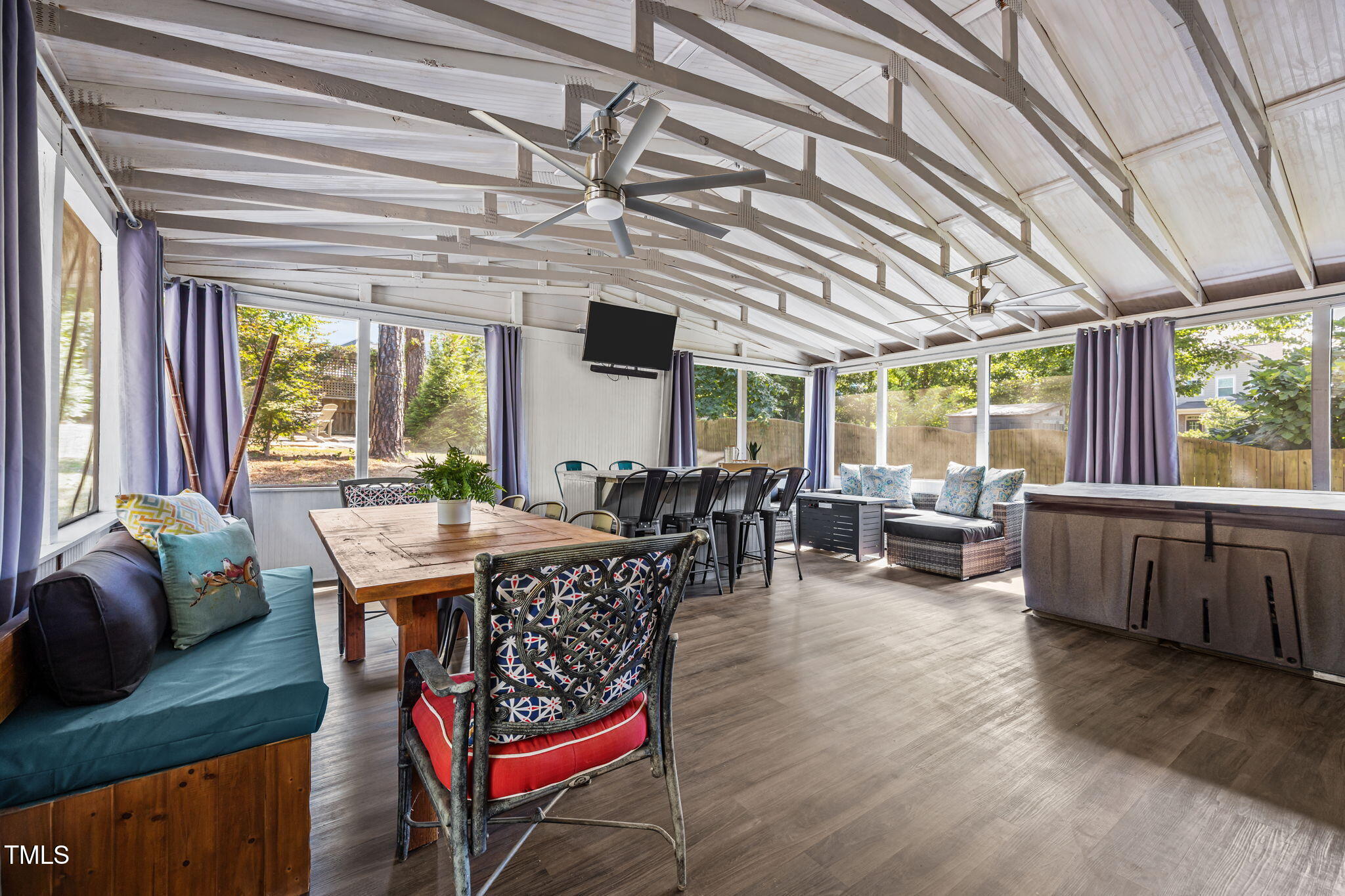 204 Horncliffe Way Property Photo 32