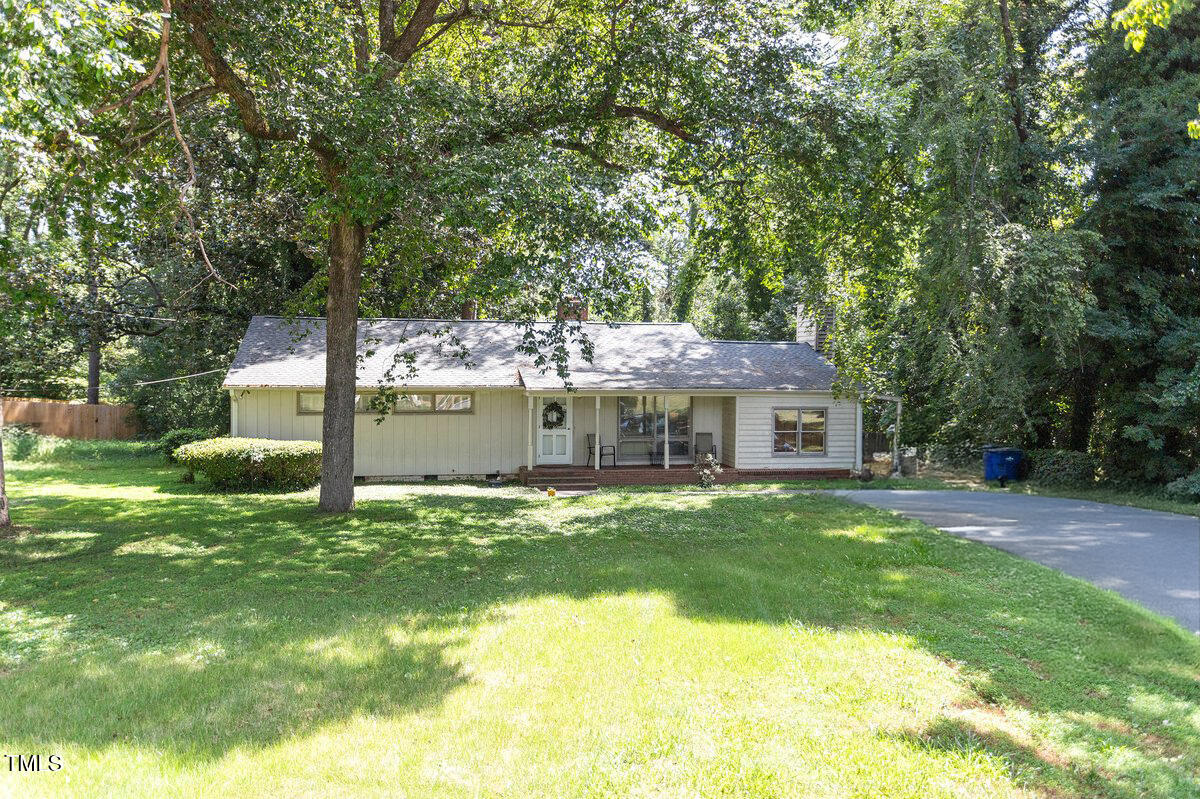 114 Clarendon Crescent Property Photo 1