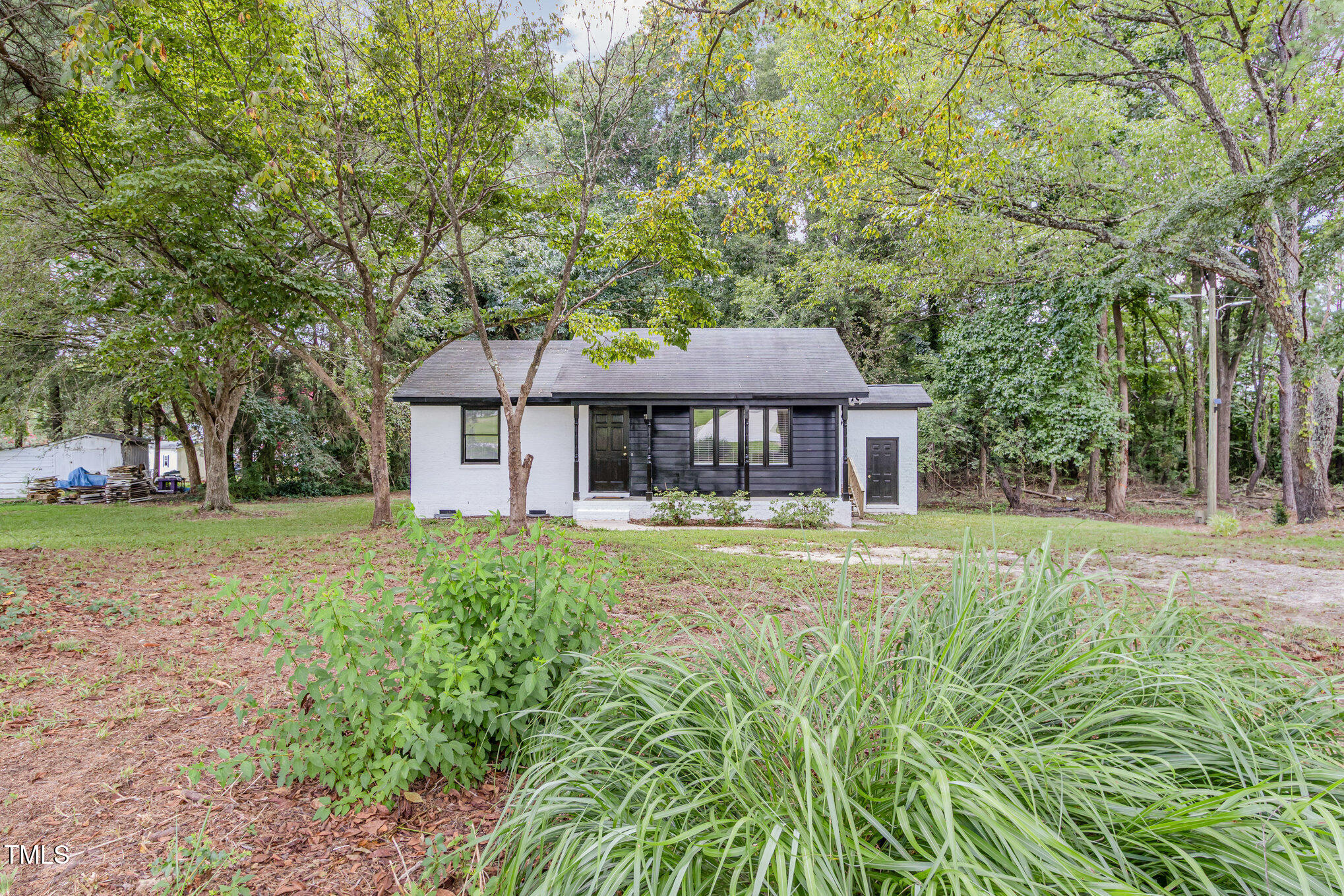 302 Tar River Avenue Property Photo 1
