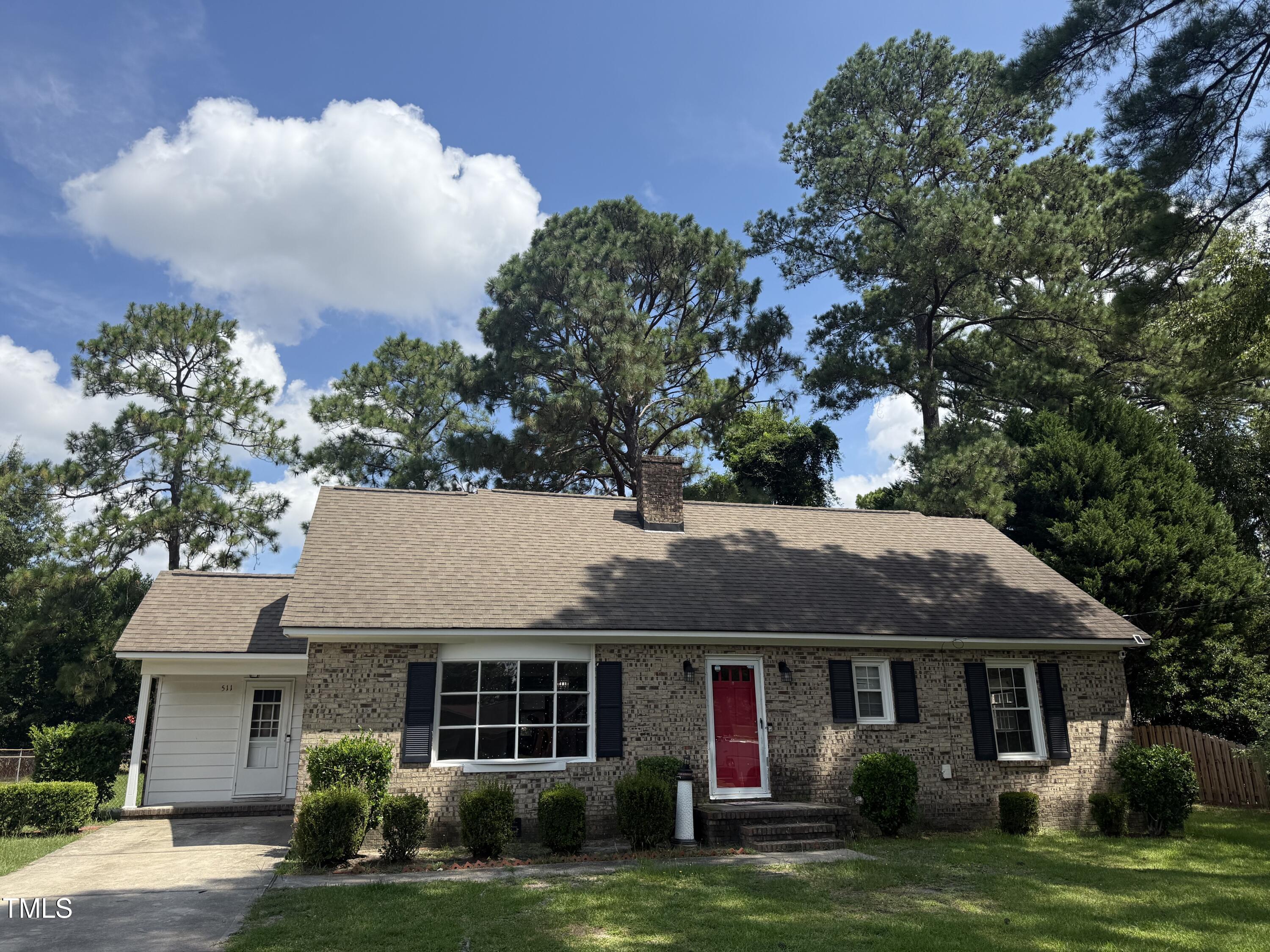 511 Dandridge Drive Property Photo 1