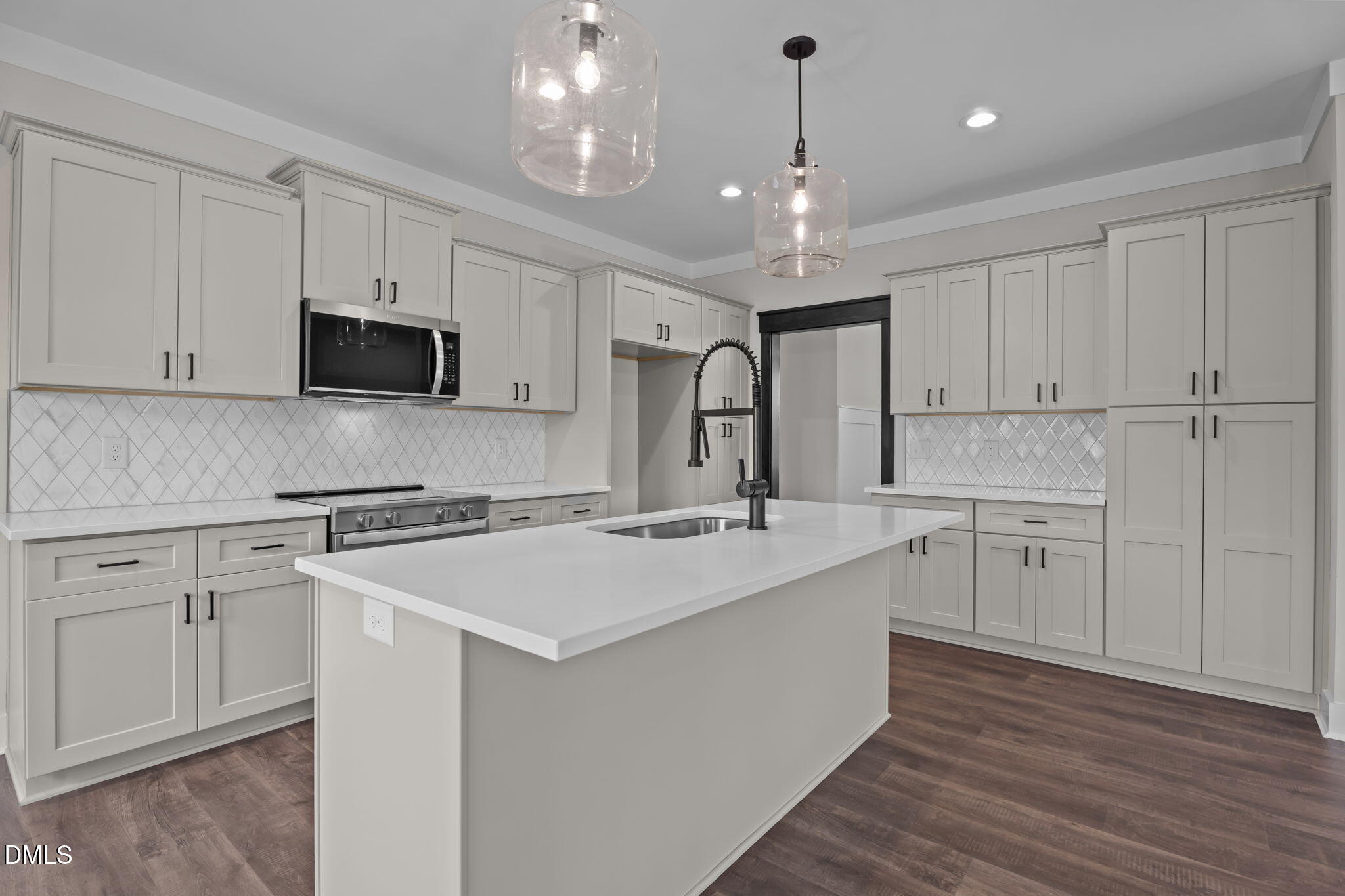 65 Livingston Lane Property Photo 7