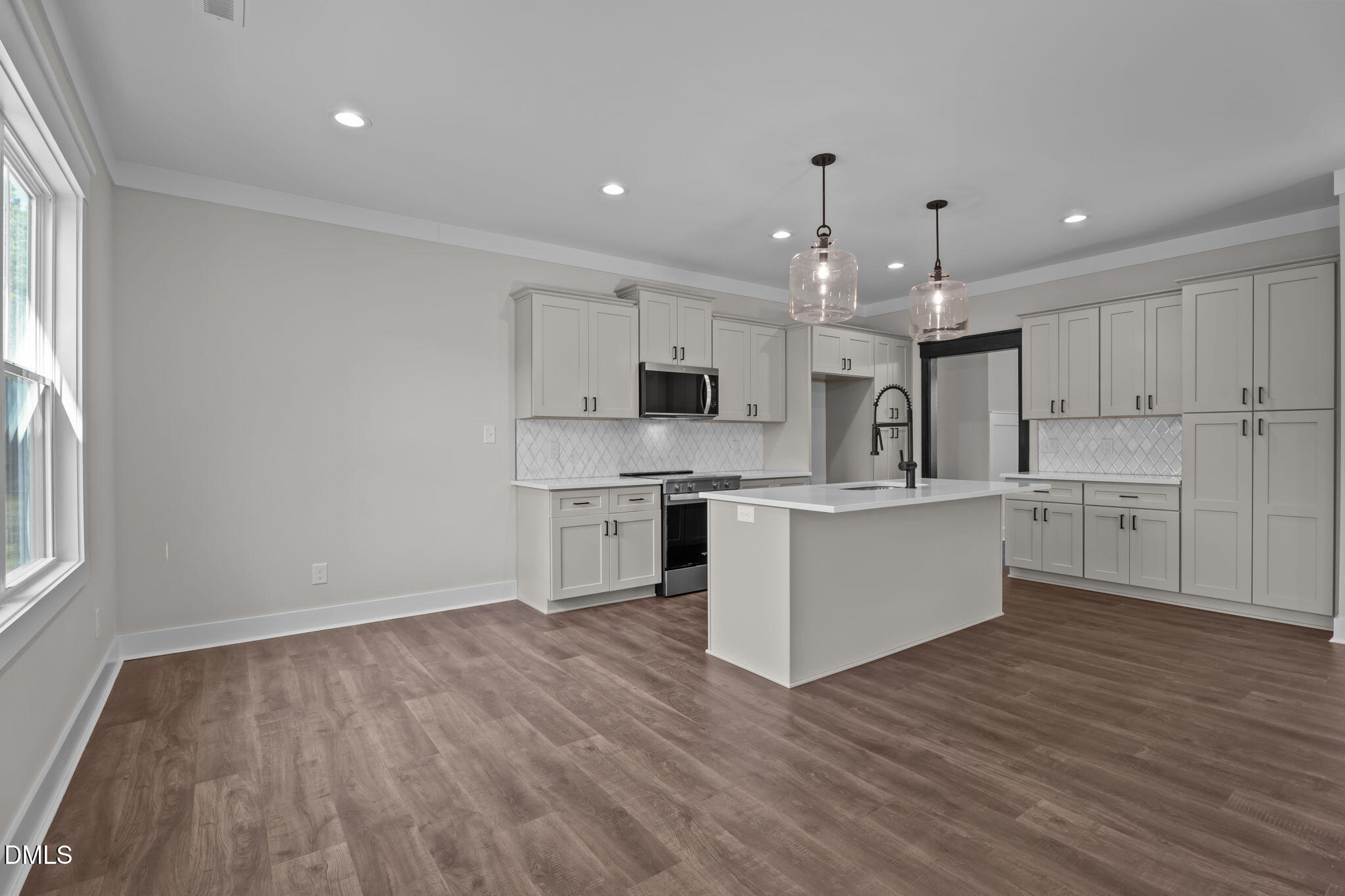 65 Livingston Lane Property Photo 10