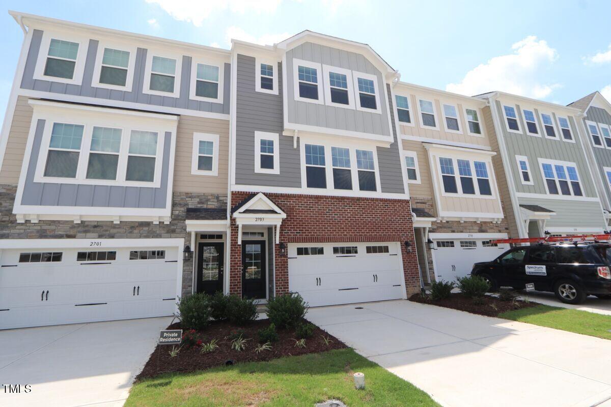 2703 Hunter Woods Drive # 557 Property Photo 1