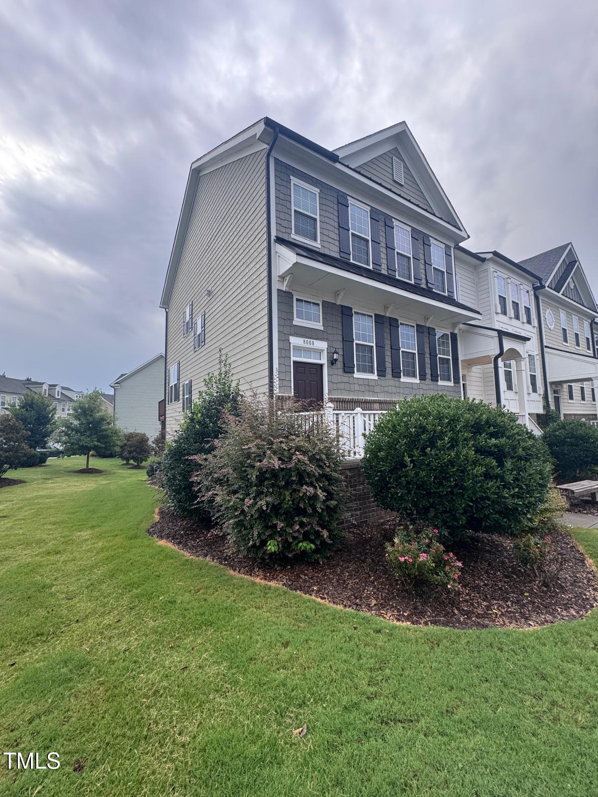 8008 Reedybrook Crossing Property Photo 2
