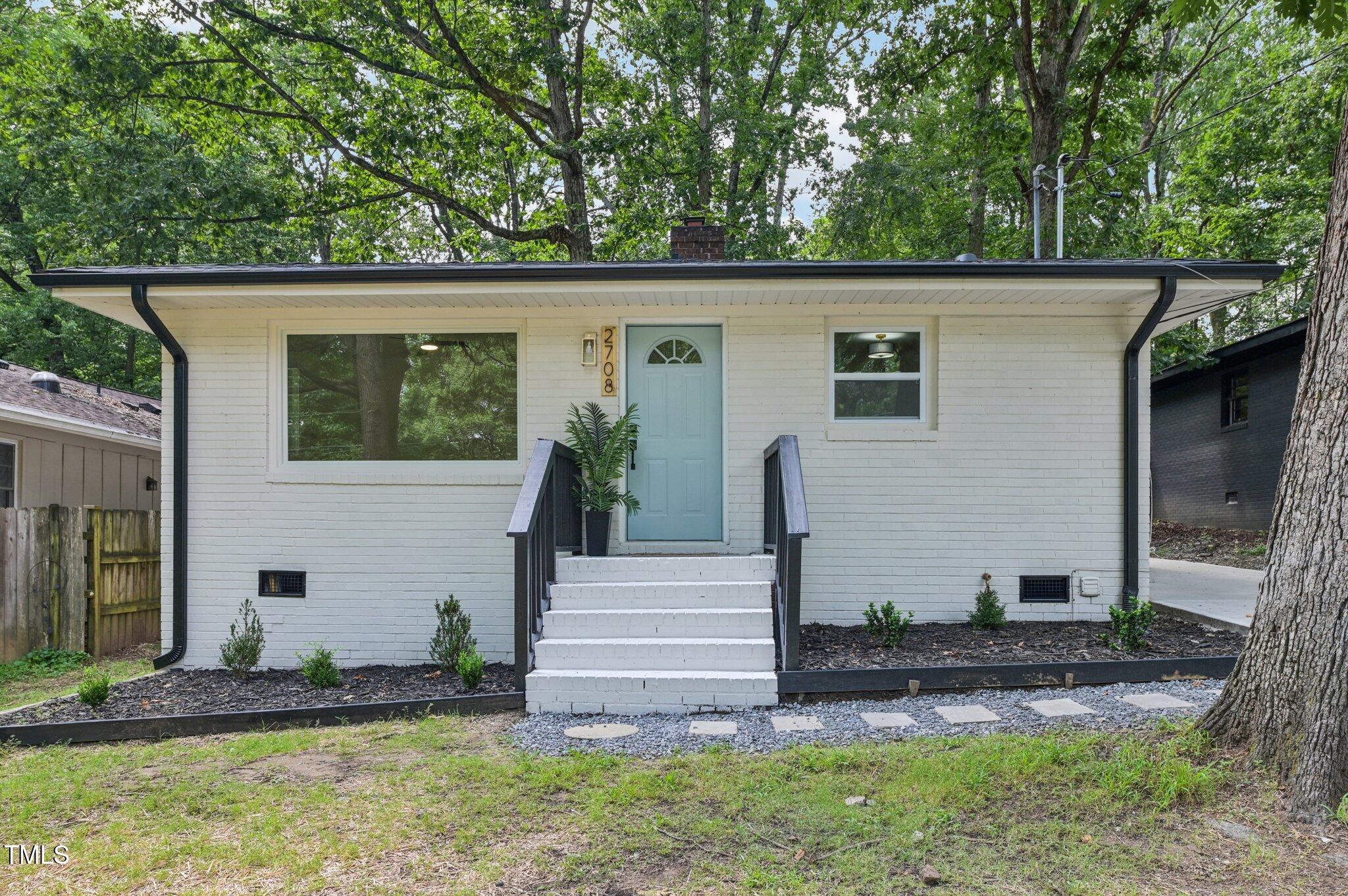 2708 Sarah Avenue Property Photo 1