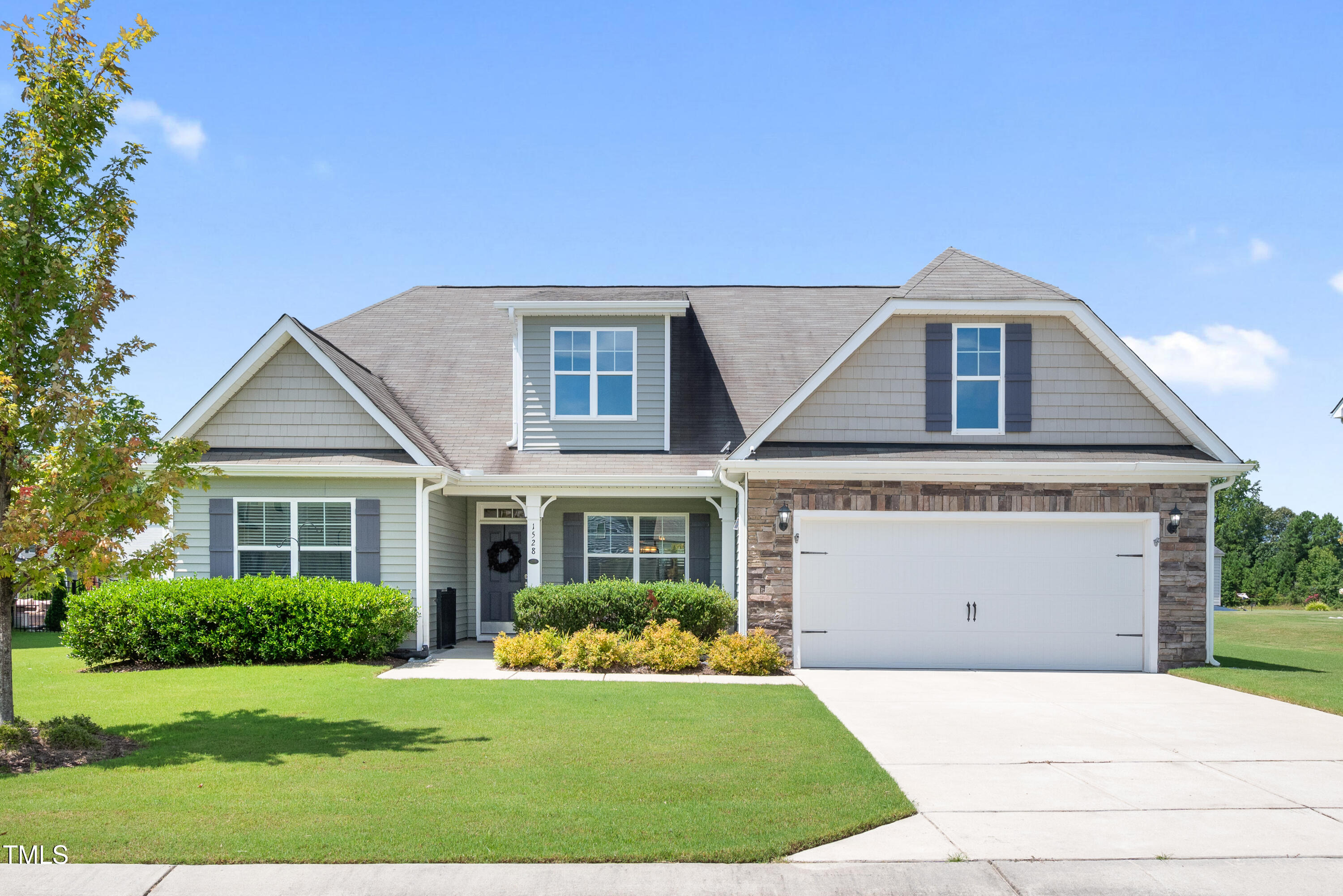 1528 Stone Wealth Drive Property Photo 1