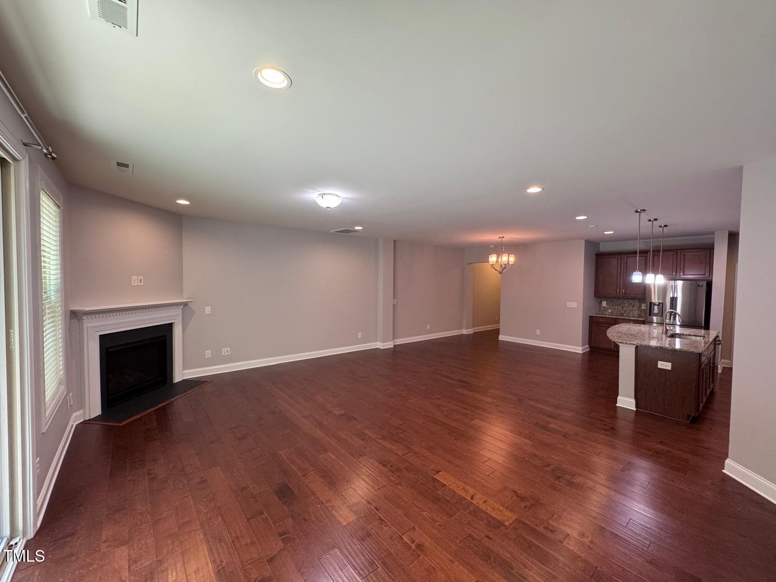 238 Alamosa Place Property Photo 4