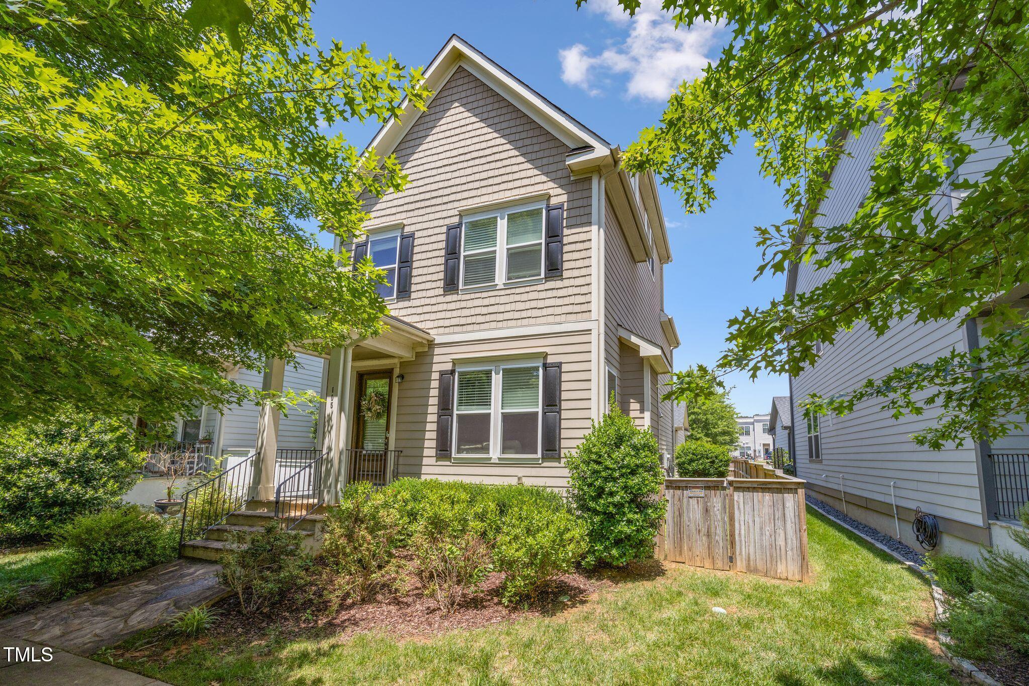 105 Della Street Property Photo 1