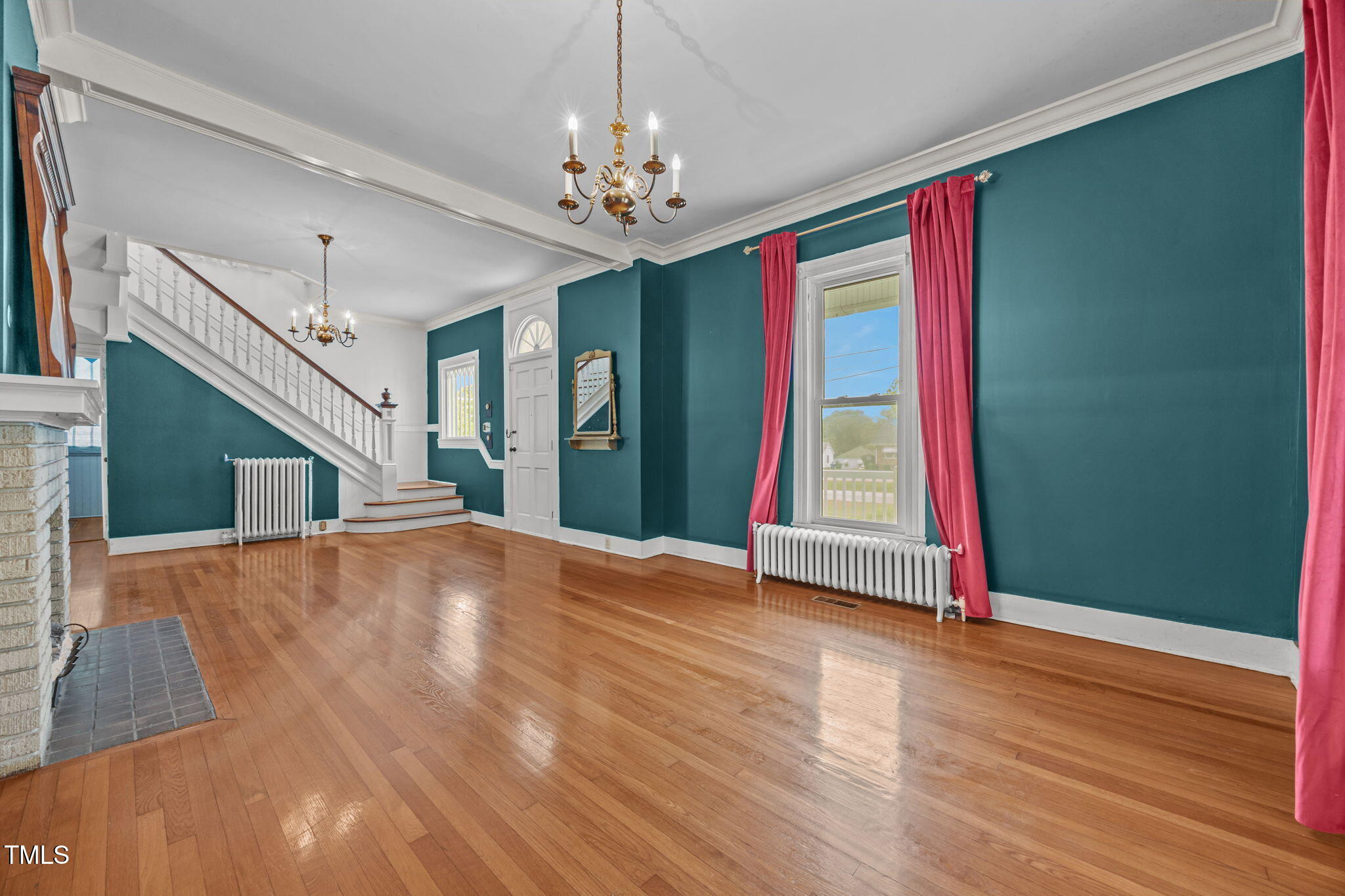 301 E H Street Property Photo 5