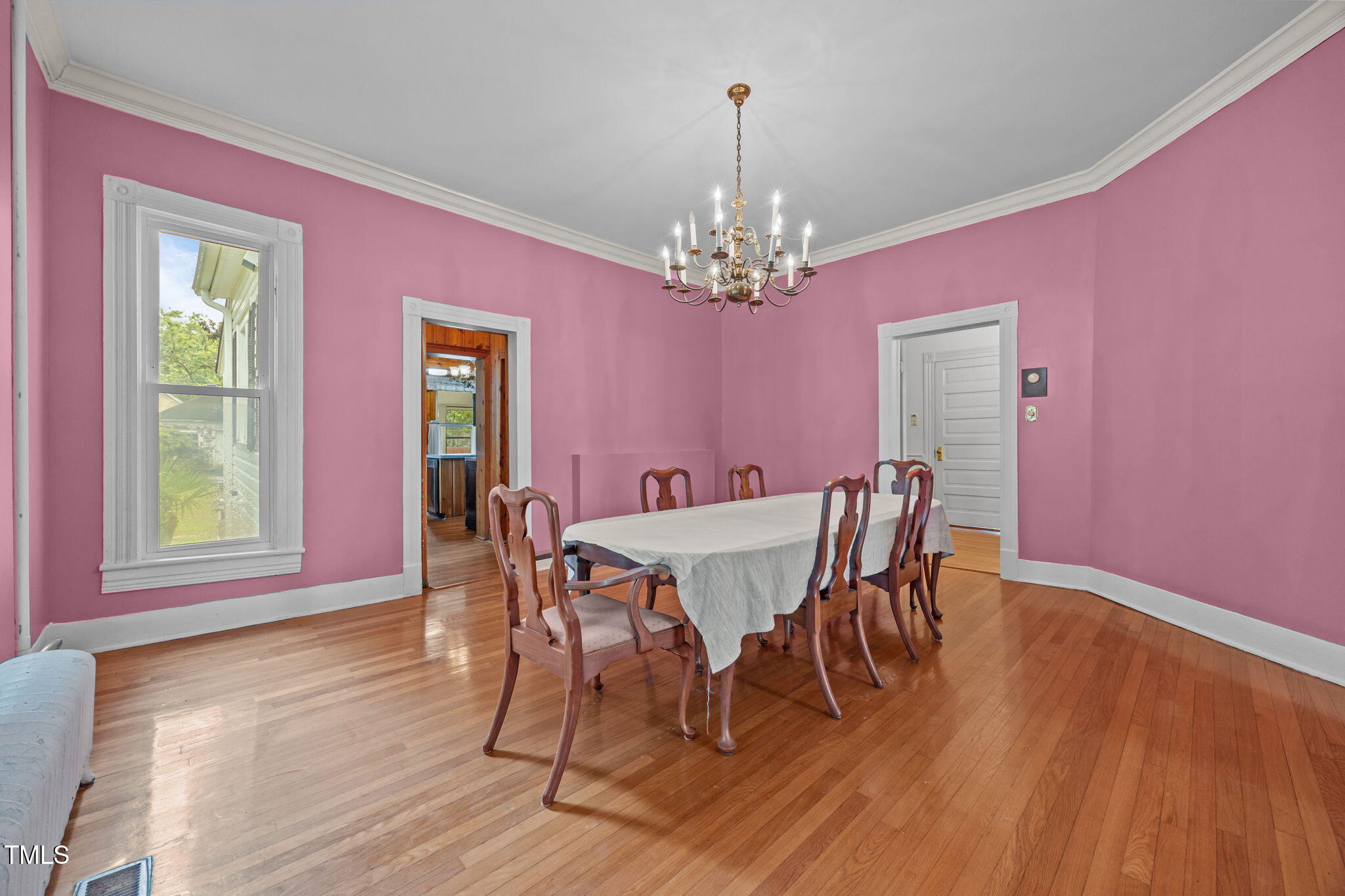 301 E H Street Property Photo 9