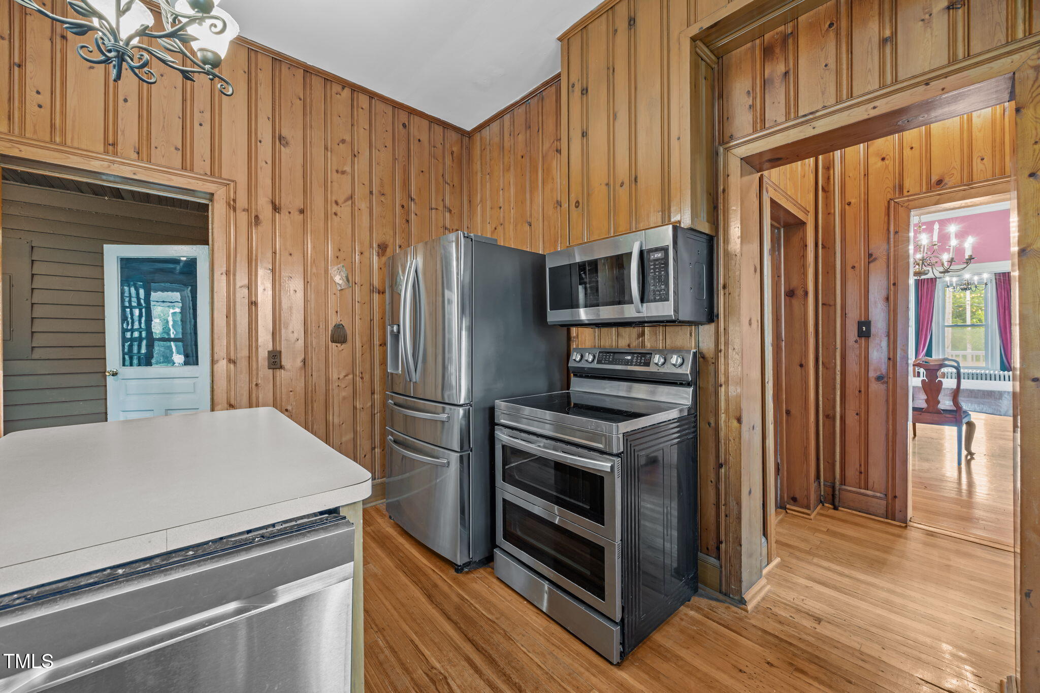 301 E H Street Property Photo 16