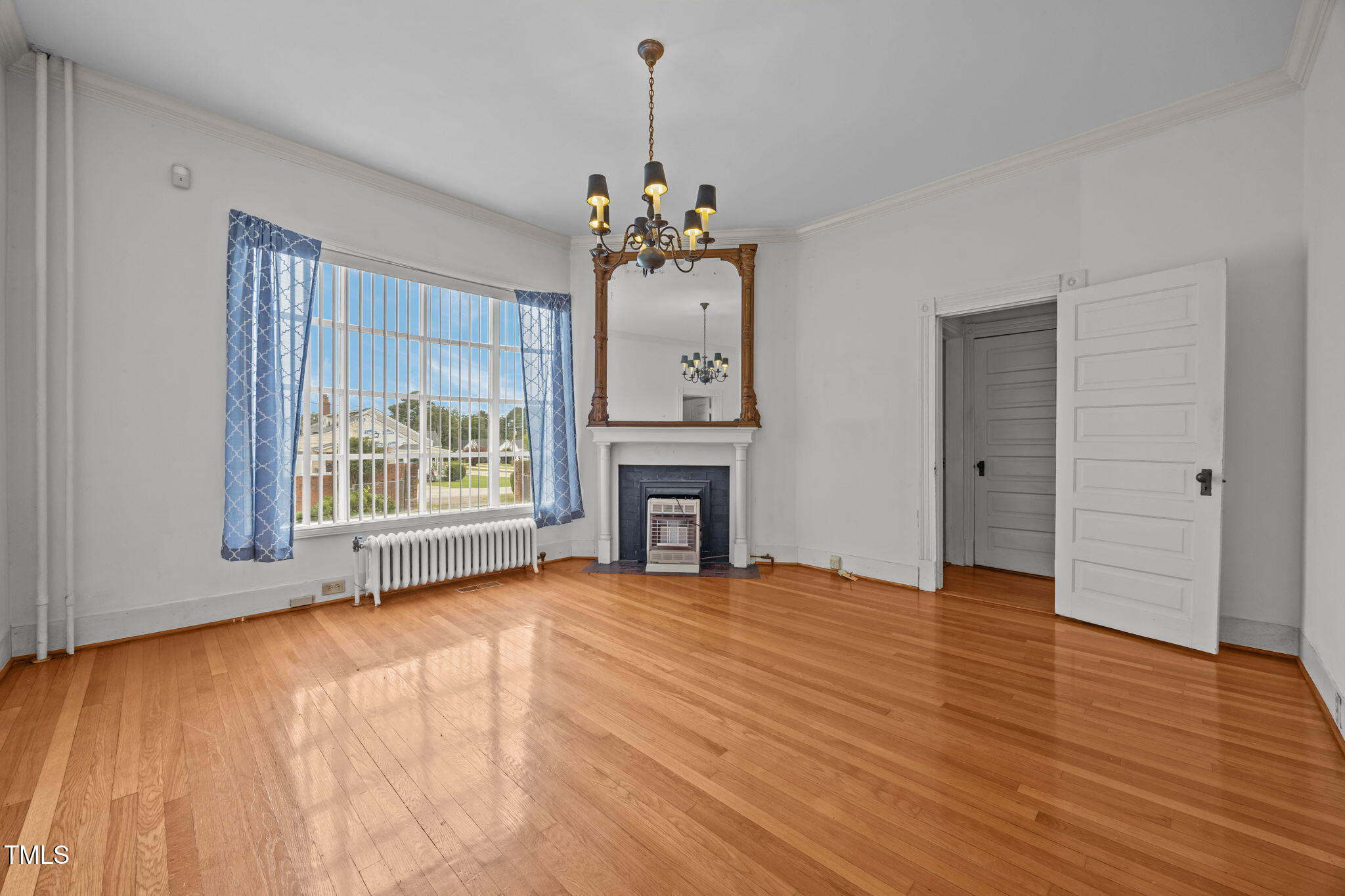301 E H Street Property Photo 19