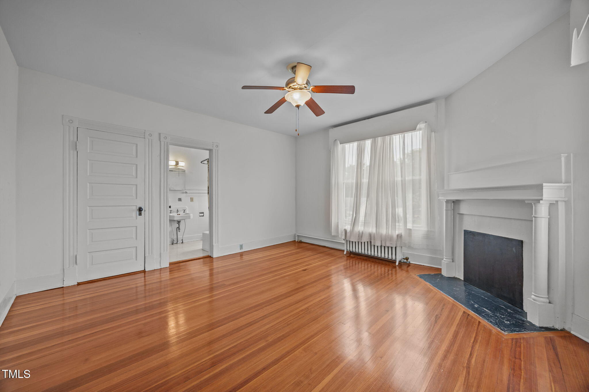 301 E H Street Property Photo 34