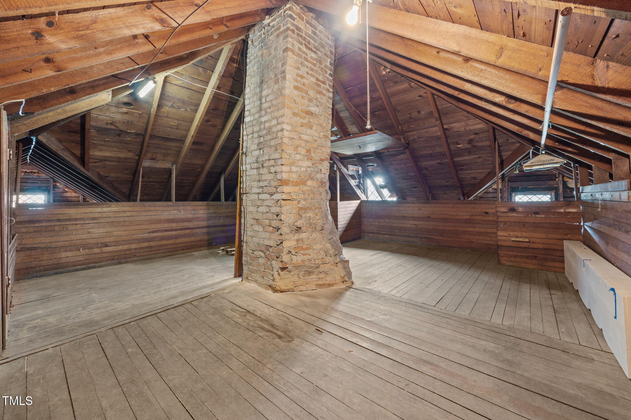 301 E H Street Property Photo 42