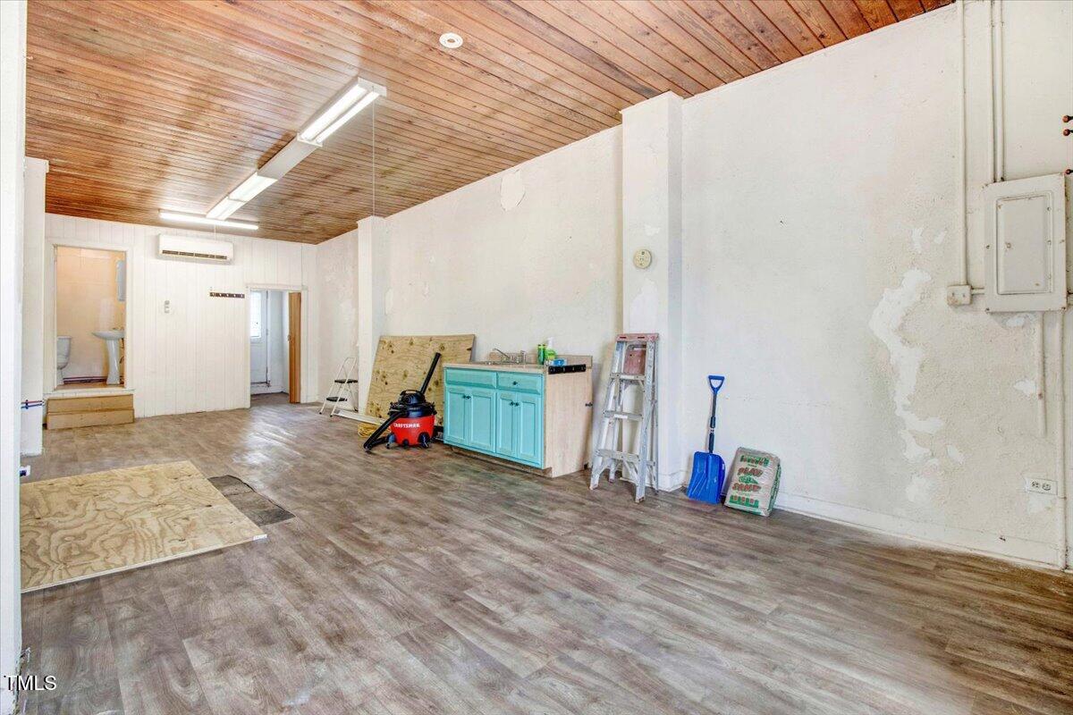 103 W Main Street Property Photo 21