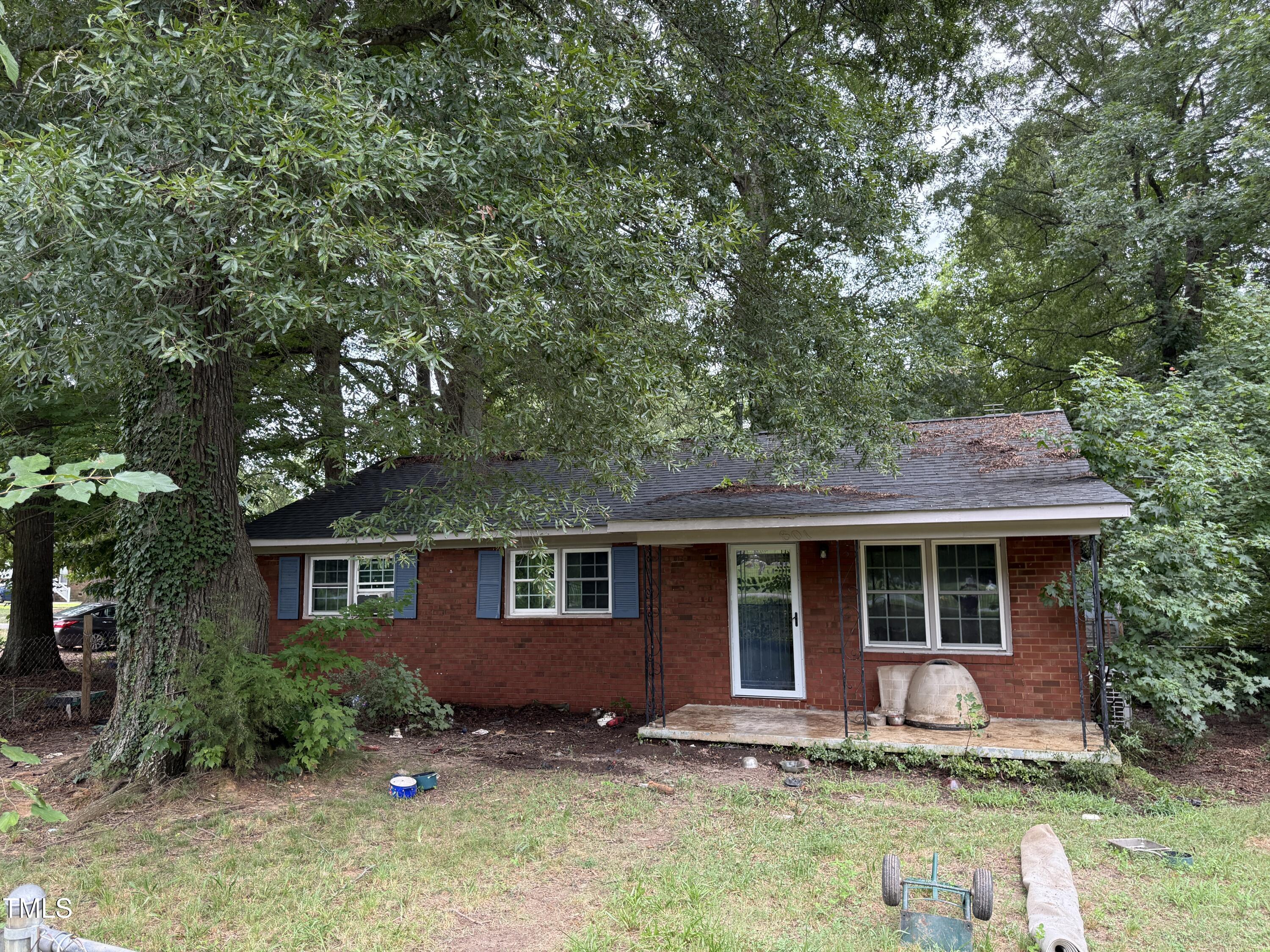 801 W Holt Street Property Photo 1