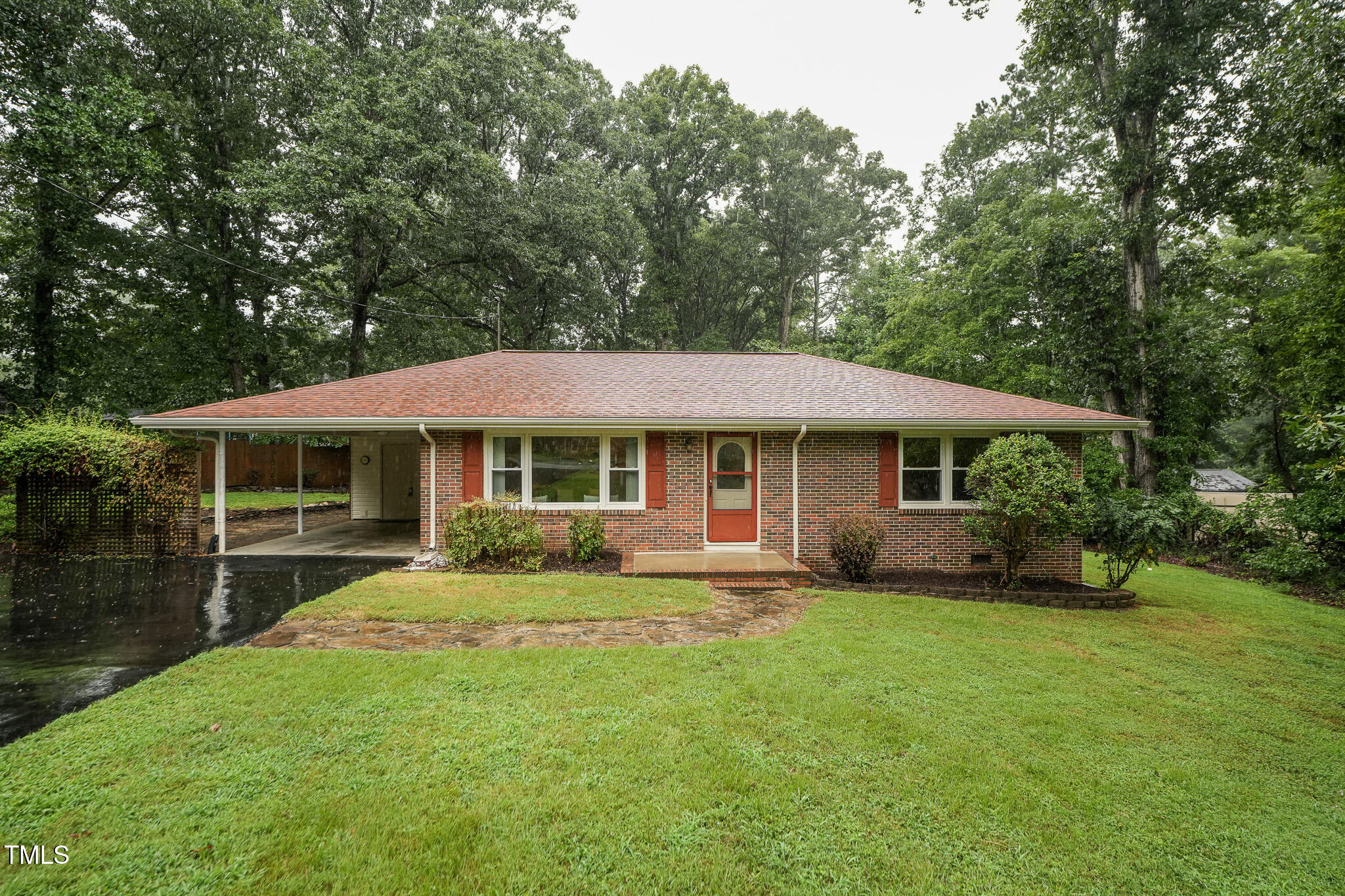 1217 E Oak Drive Property Photo 1