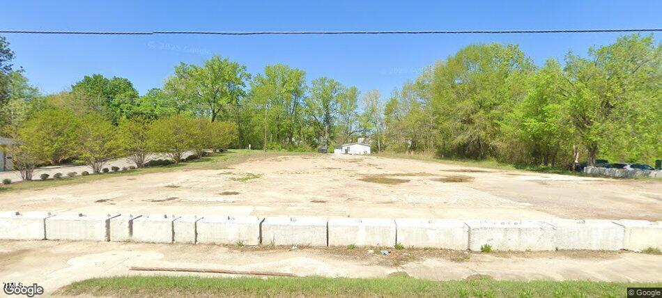 210 S Bickett Boulevard Property Photo 1