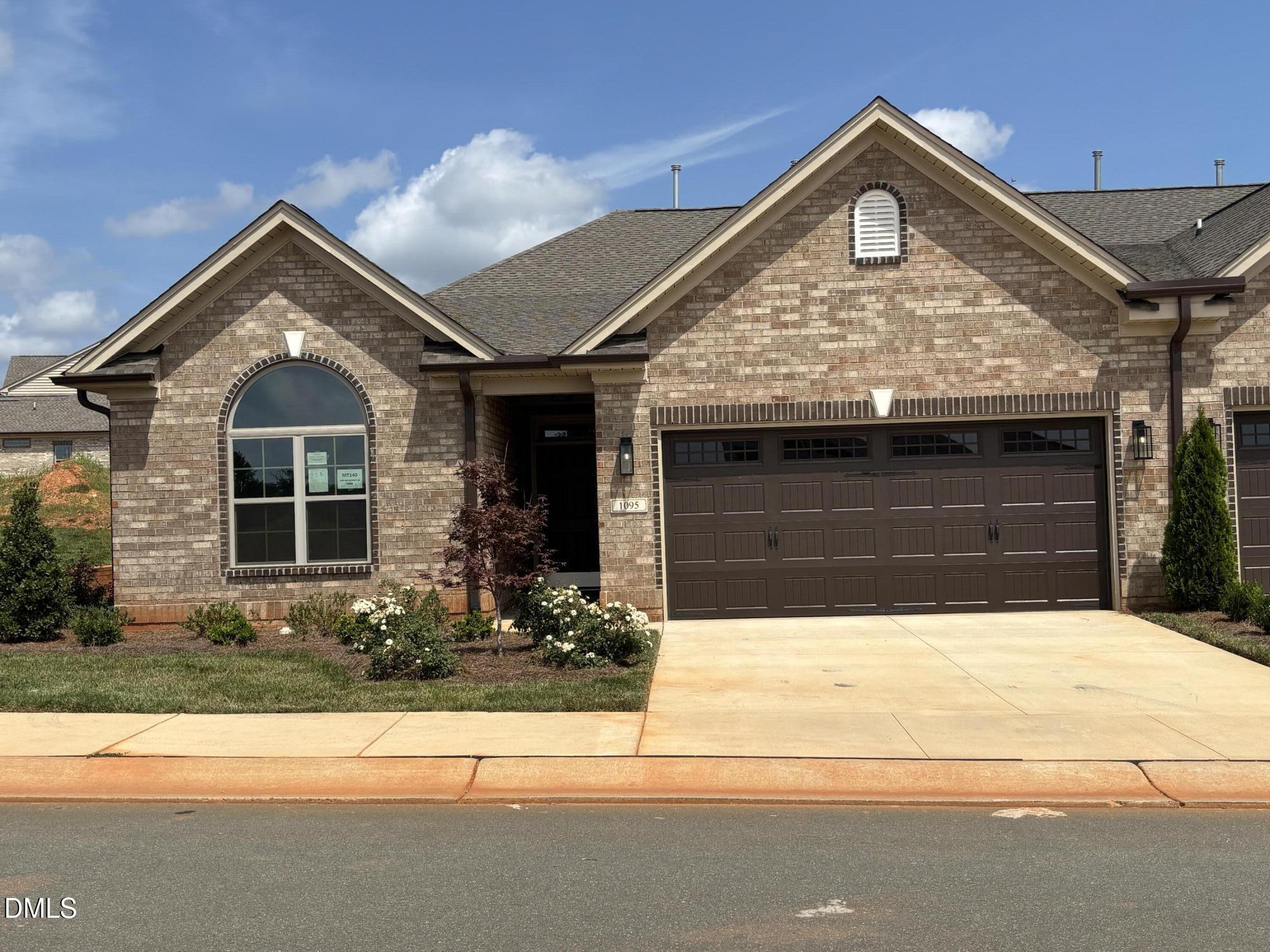 1095 Beechcraft Drive 140 Property Photo 1