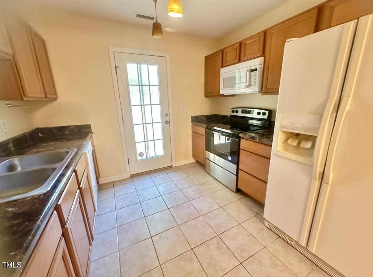 9713 Blackwell Drive Property Photo 8