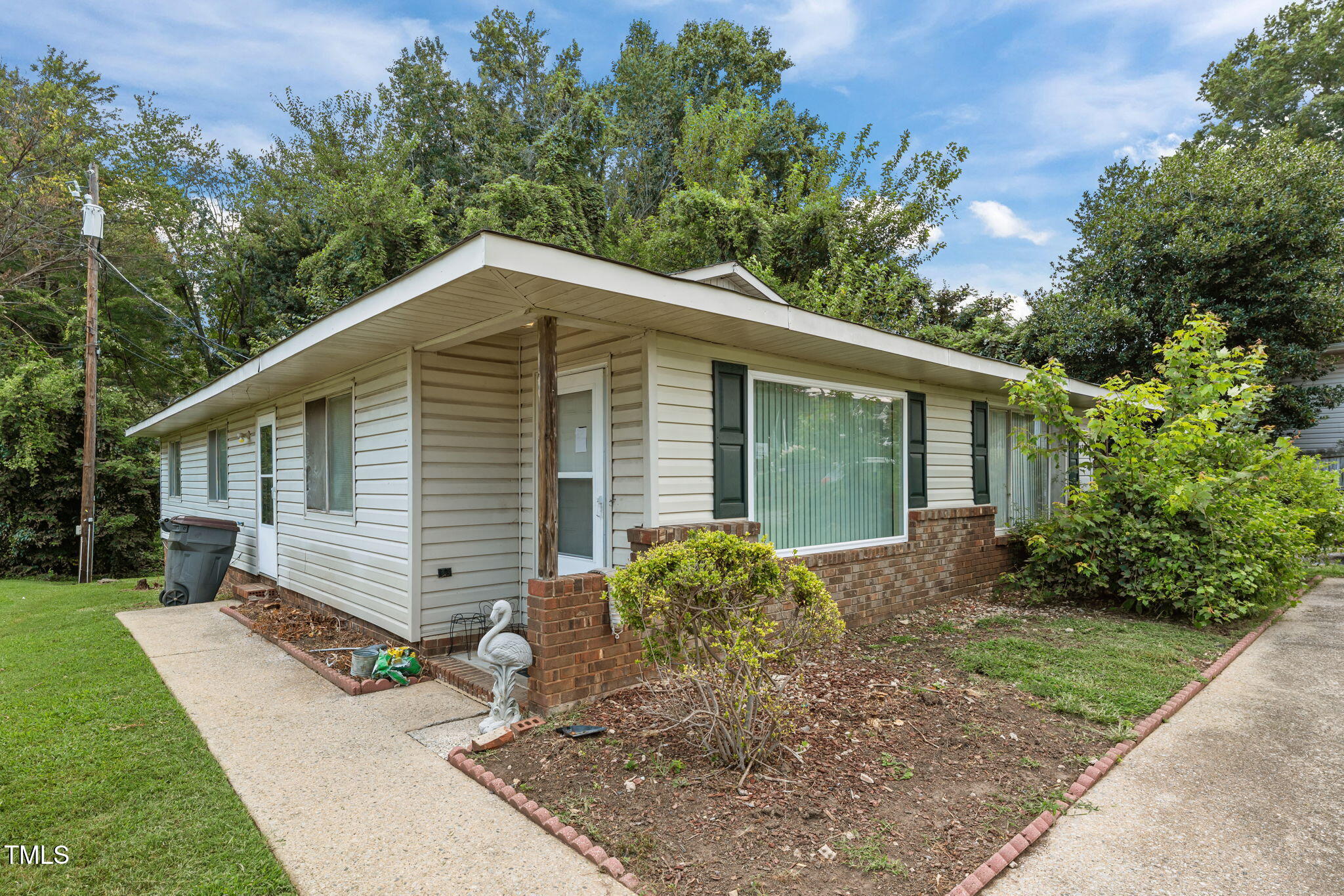 538 Maple Avenue Property Photo 2