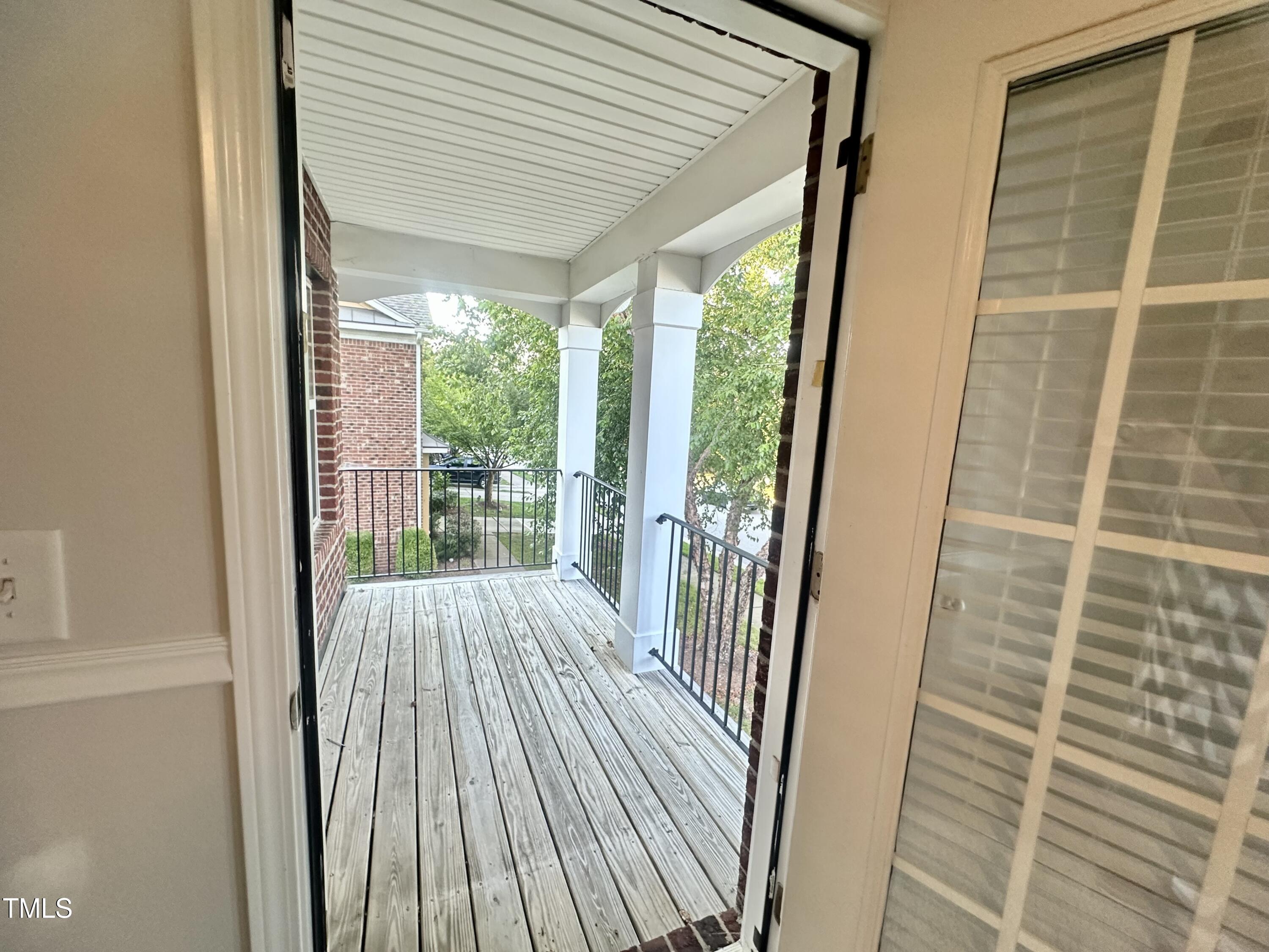 109 Longchamp Lane Property Photo 29