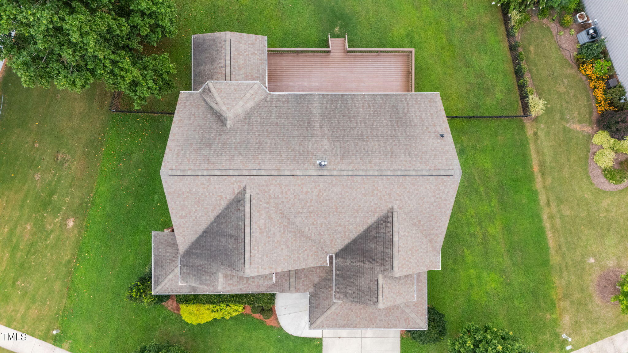 1260 Falkirk Drive Property Photo 4