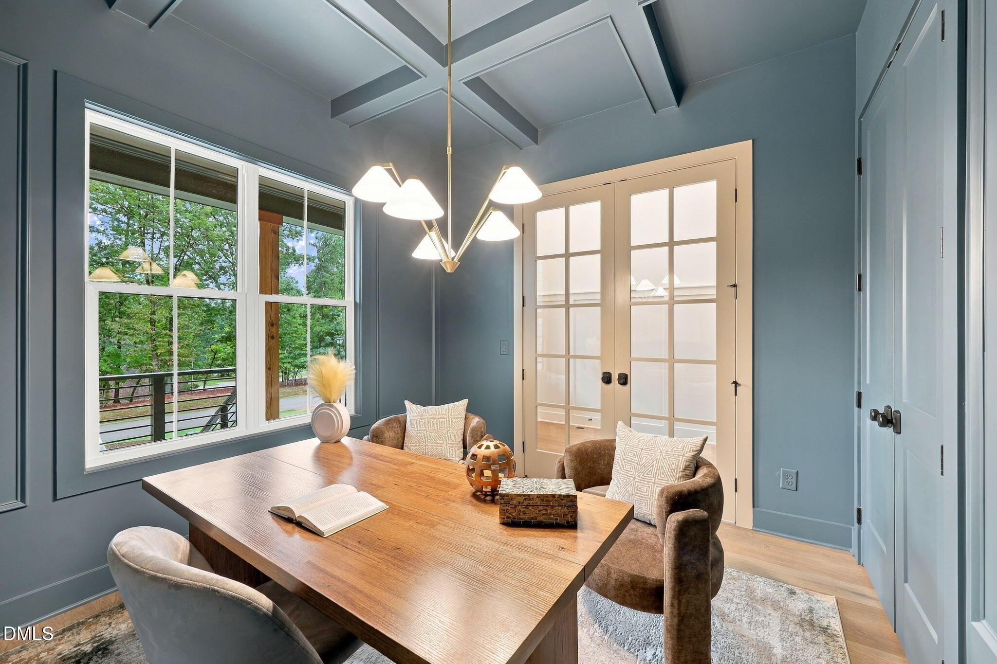 1121 Dovefield Lane Property Photo 6