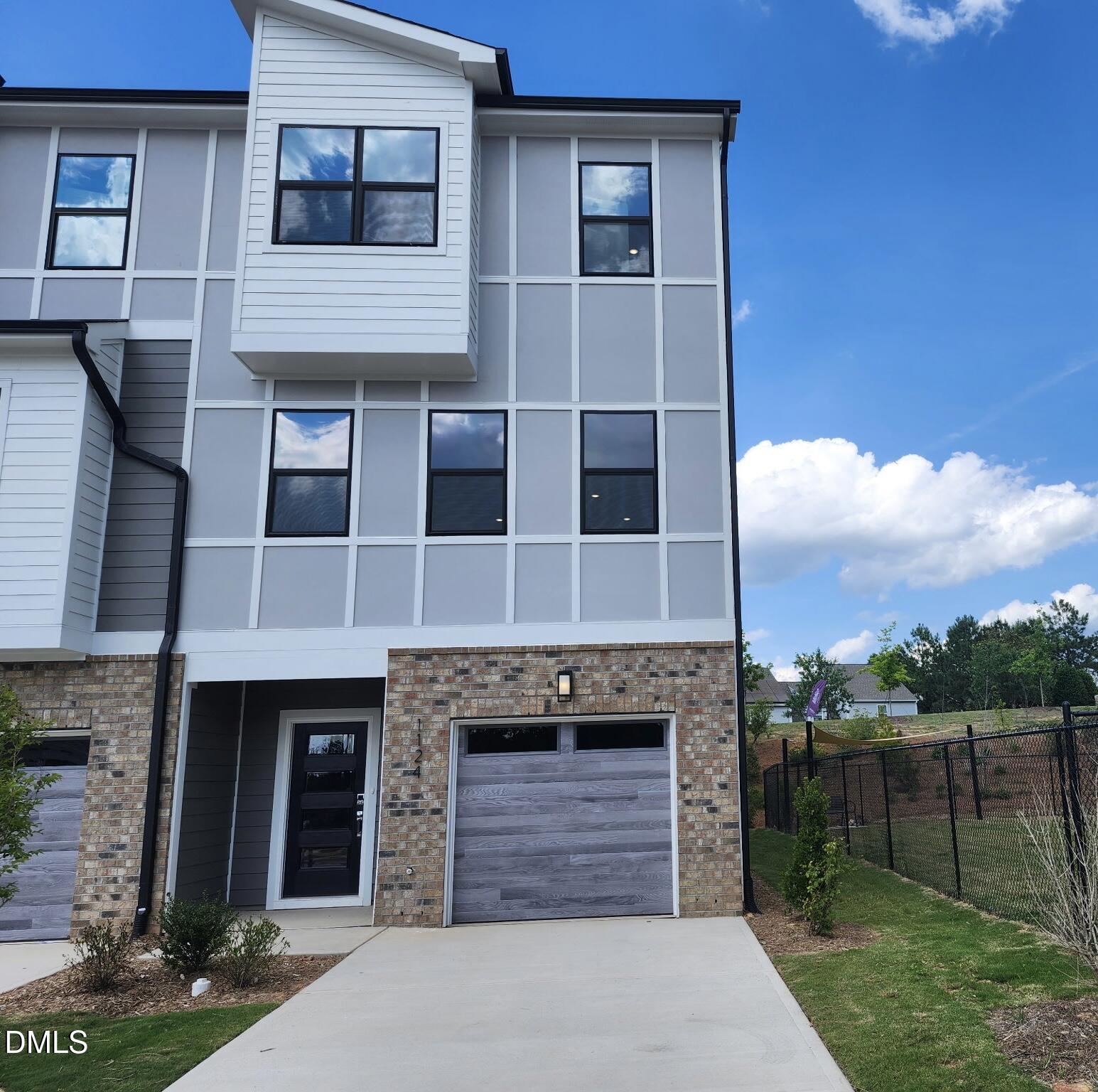 1124 Bacchanal Lane Property Photo 1