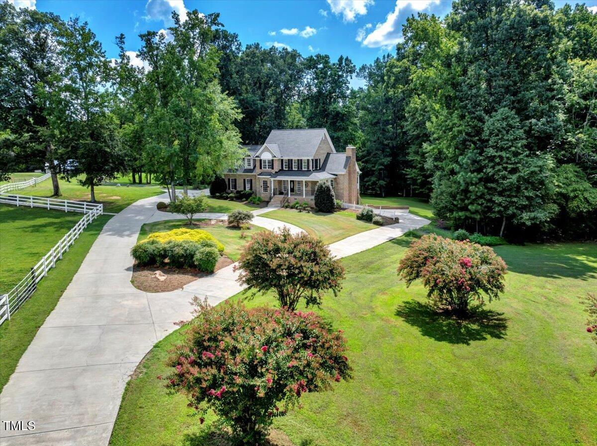 1086 Roberts Chapel Road Property Photo 1