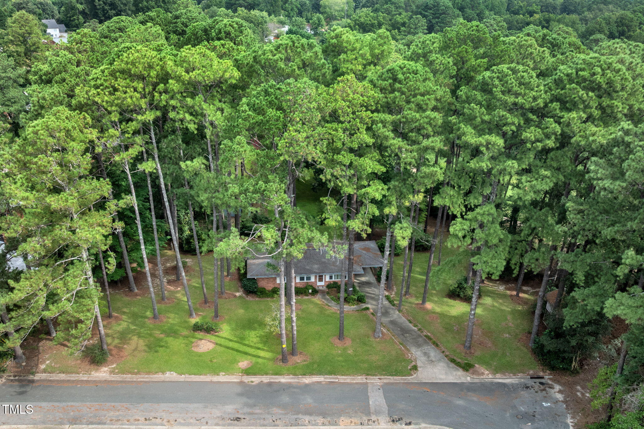 1626 Bruce Circle Property Photo 5