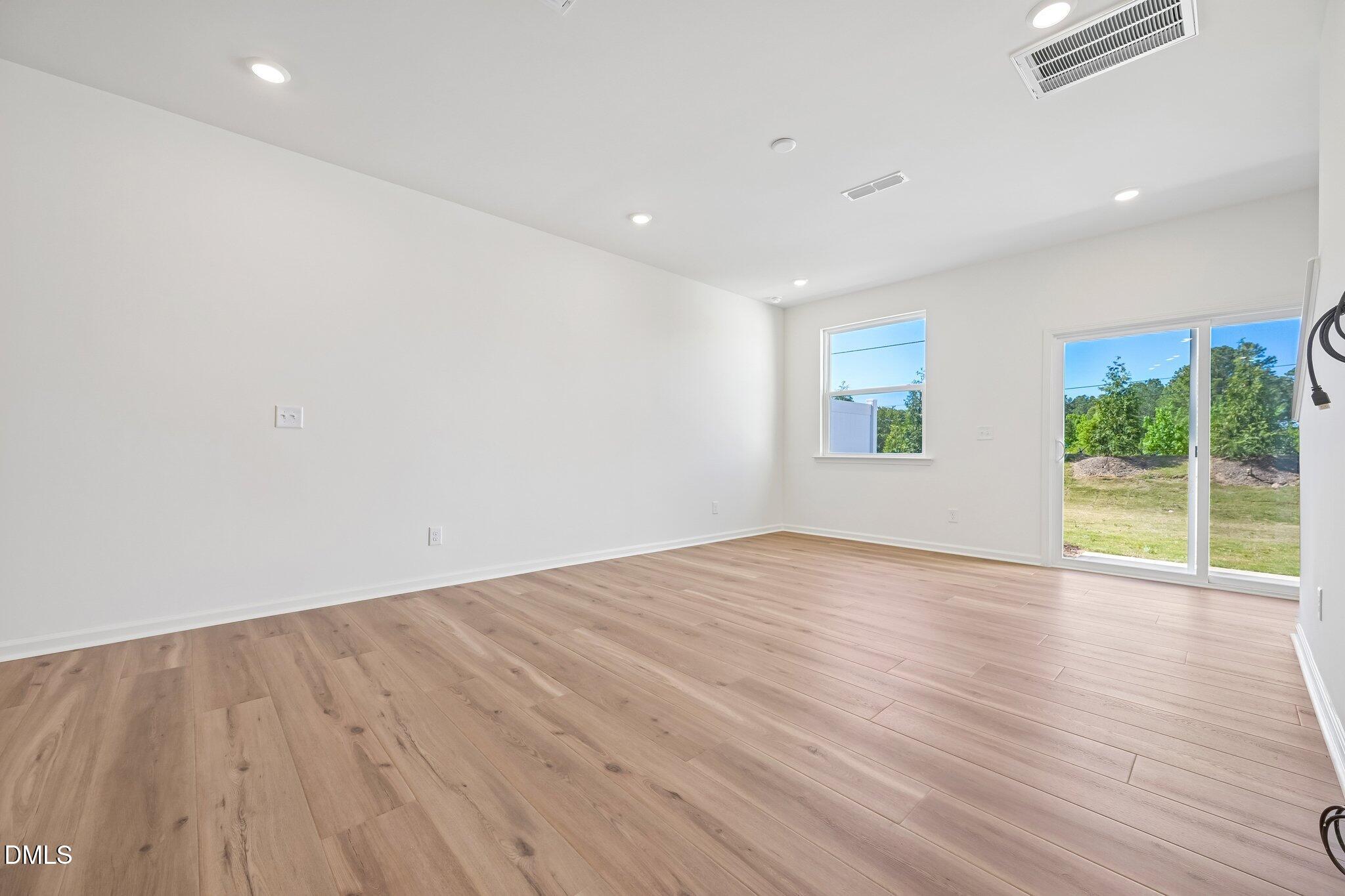 2018 Oakdale Drive Property Photo 8