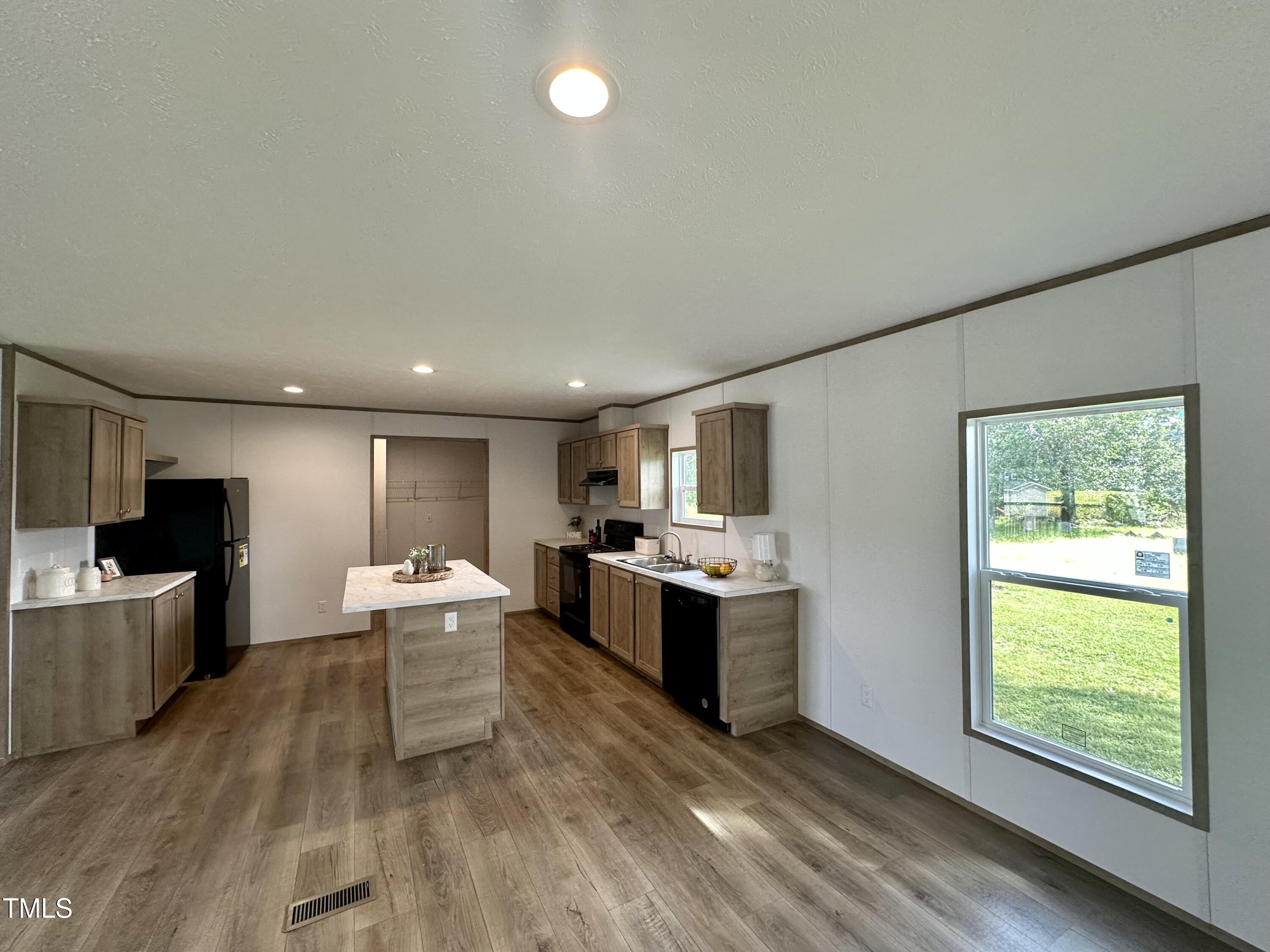103 Cottonwood Court Property Photo 6