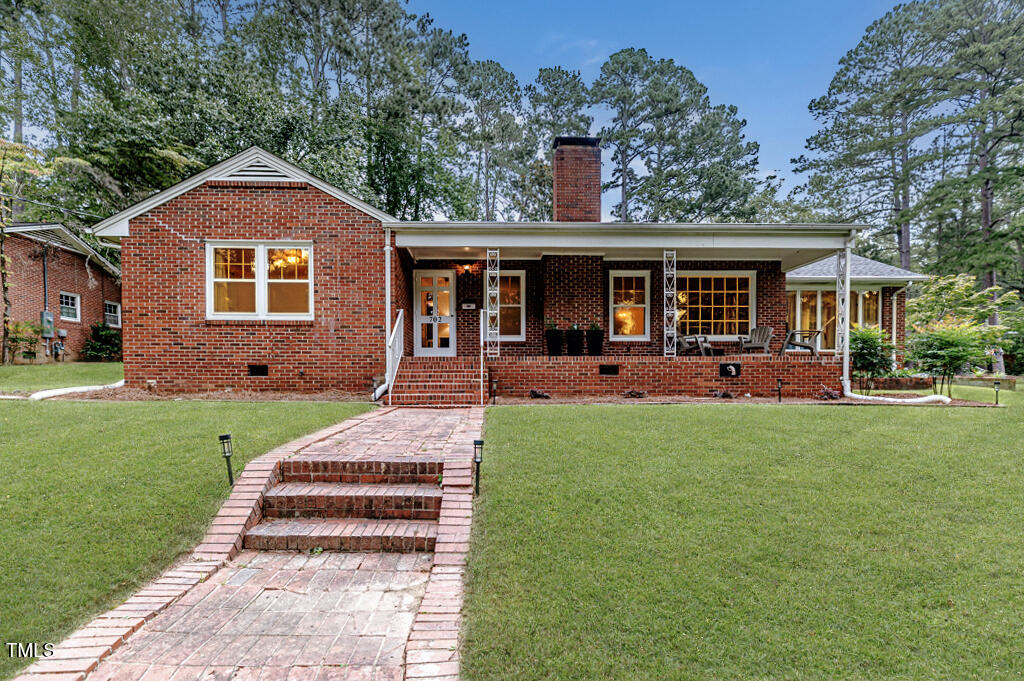 702 N Vance Street Property Photo 1