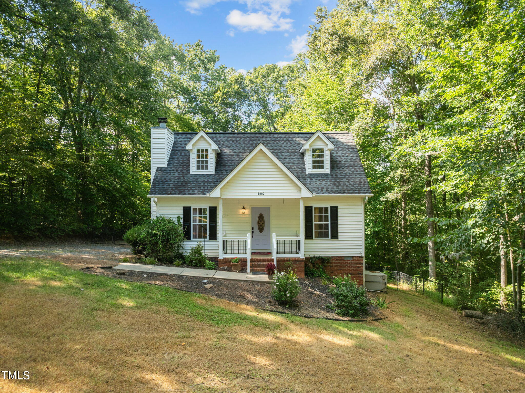 3902 Chucks Court Property Photo 1