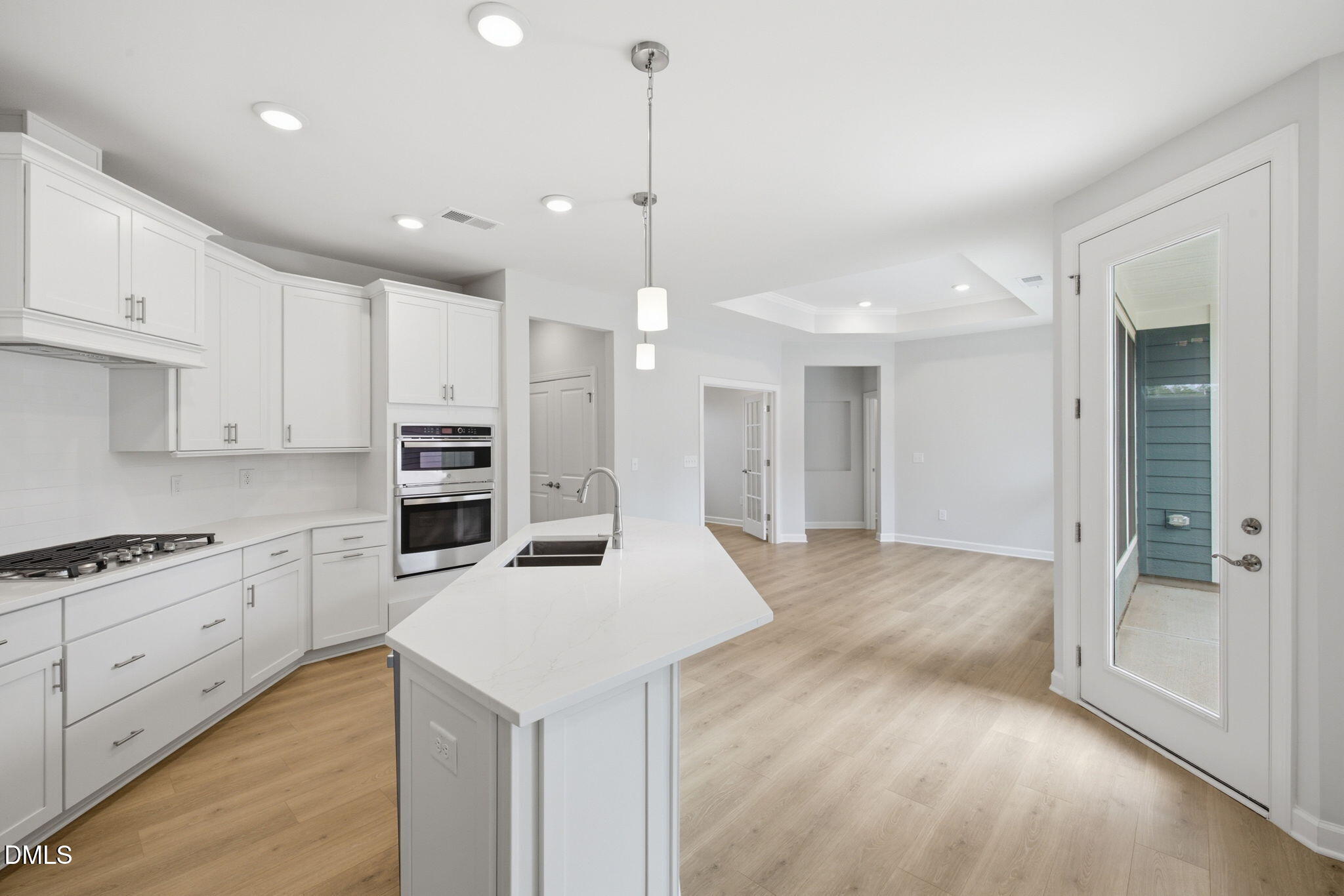 1136 Salford Court Property Photo 14