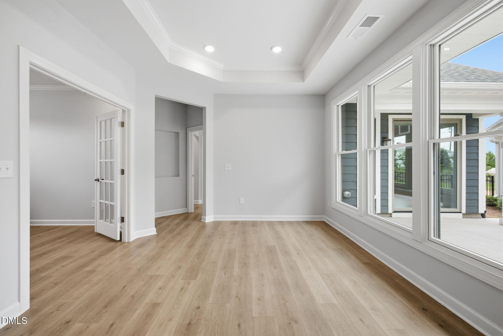 1136 Salford Court Property Photo 15