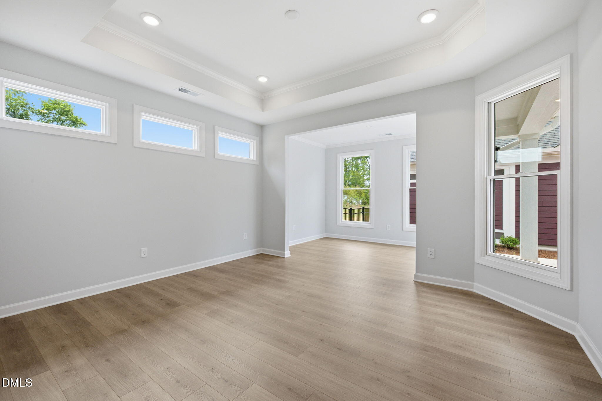 1136 Salford Court Property Photo 16