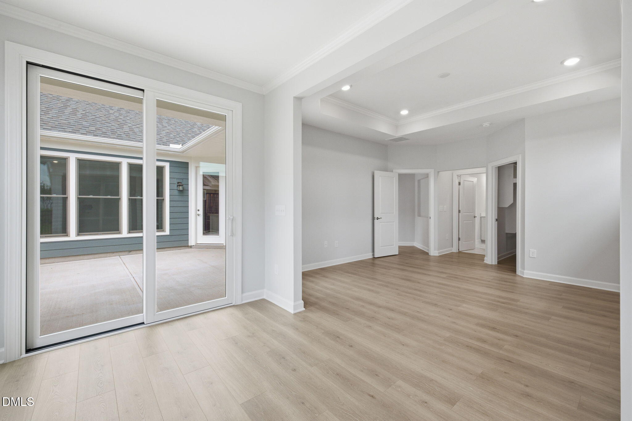 1136 Salford Court Property Photo 18