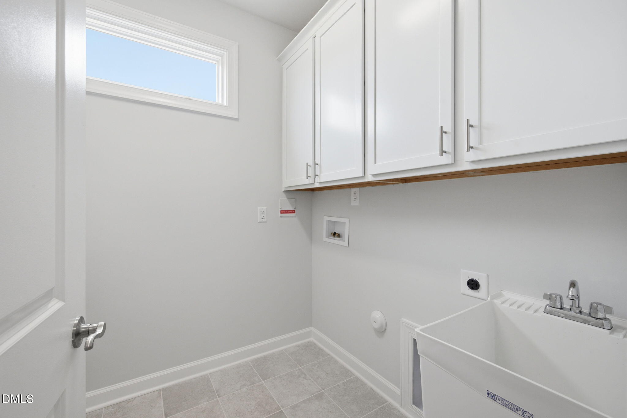 1136 Salford Court Property Photo 22