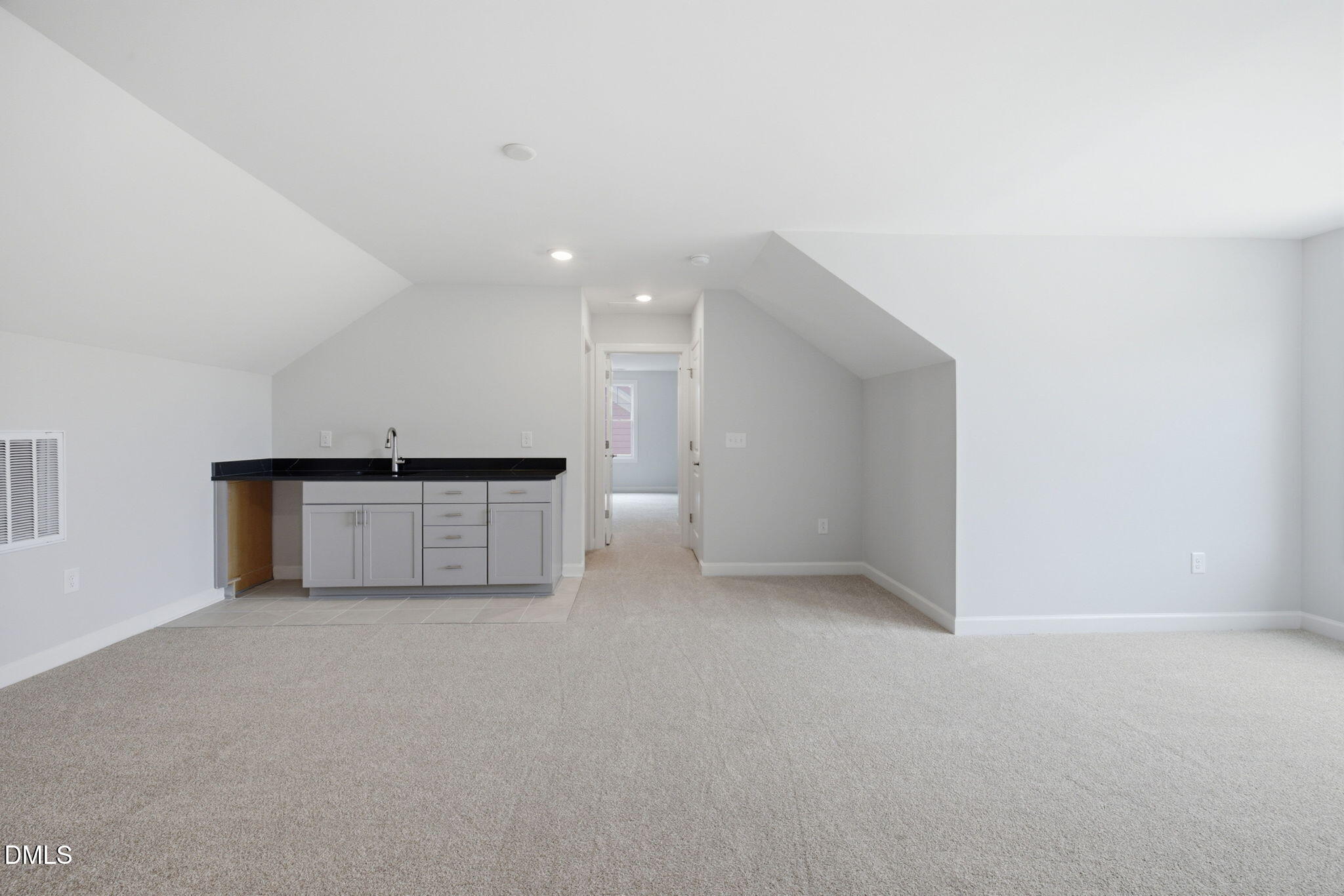 1136 Salford Court Property Photo 25