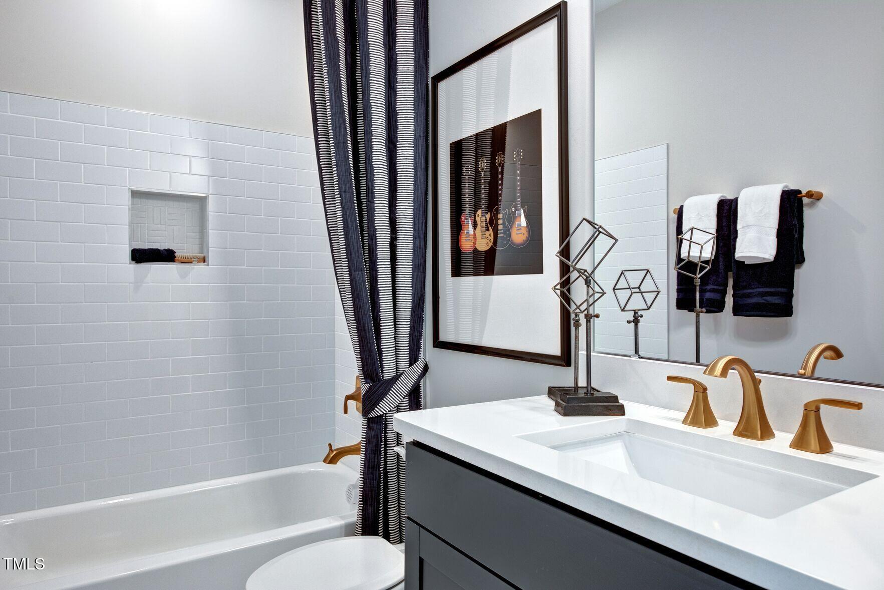 8904 Nicewonder Way Property Photo 14